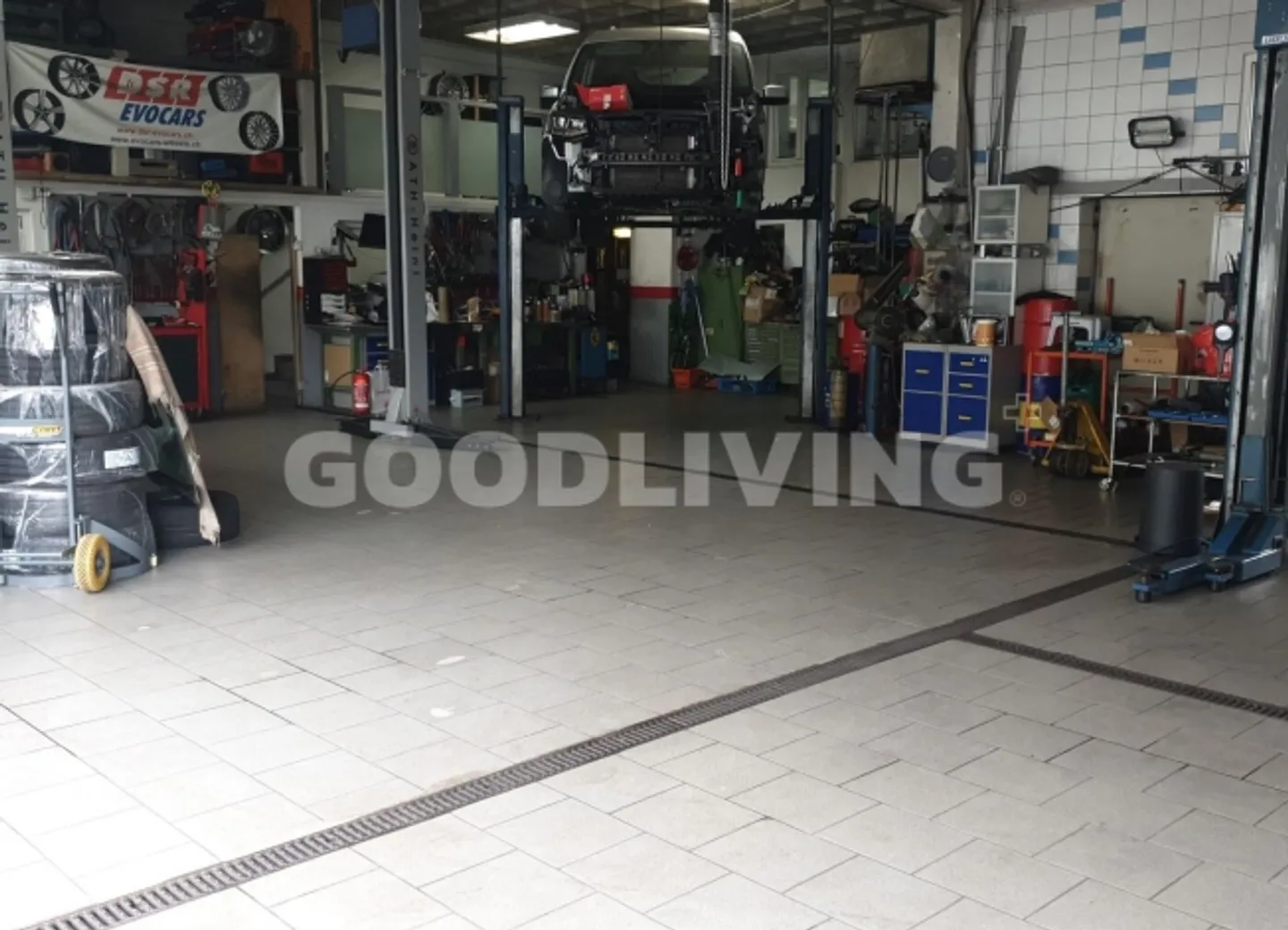 Investimento di capitale sicuro: Garage ben tenuta con un rendimento attraente - Foto 3 di 4
