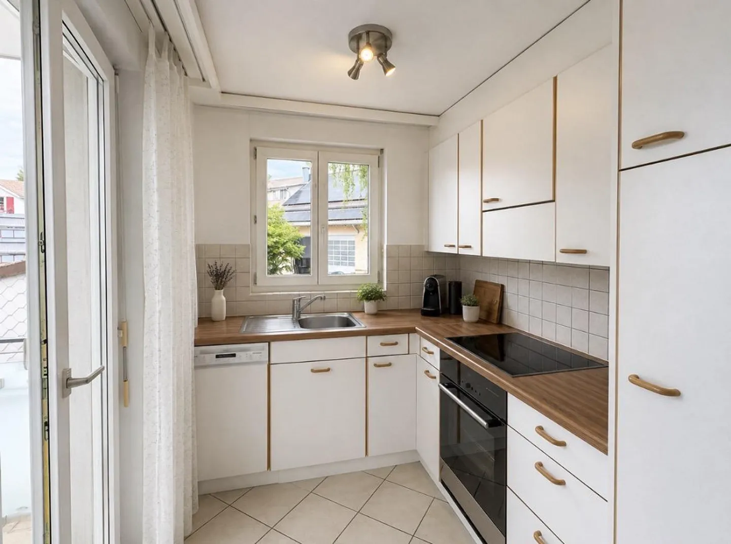 Helle 2.5-Zimmer-Wohnung mit Balkon - Foto 2 von 7