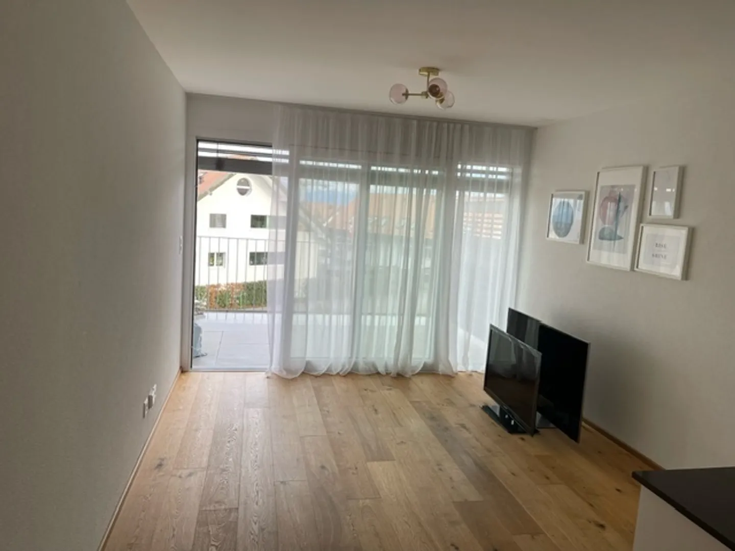 Schöne 2,5-Zimmer-Wohnung mit Balkon zu vermieten - Foto 2 von 6