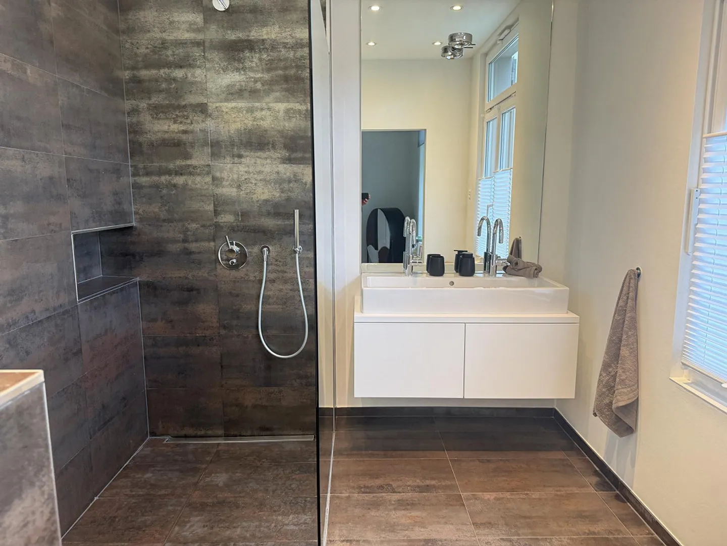 Top-renovated 10-room city villa in the Spalen district near the Spalentor - Photo 10 of 14