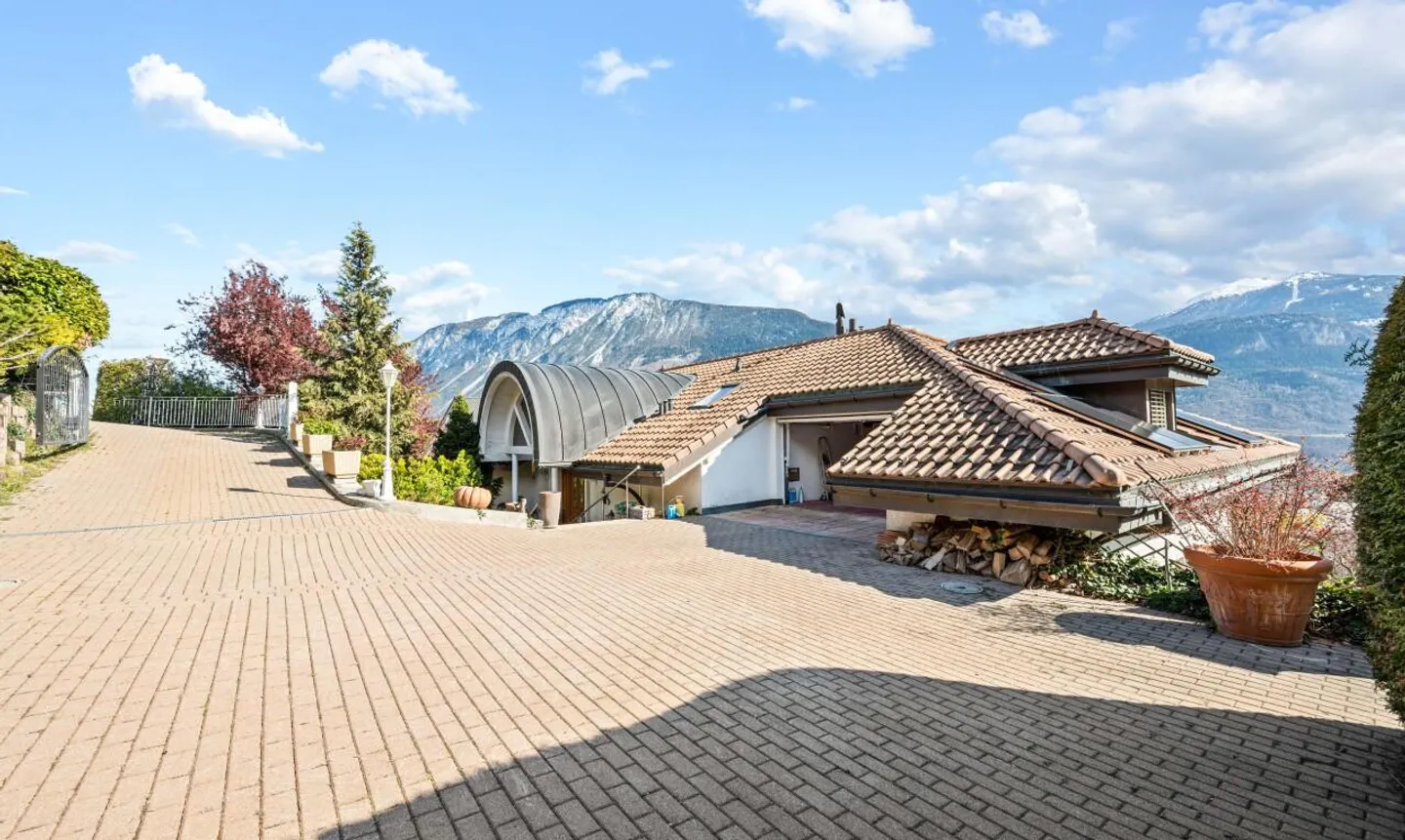 Exceptional Property in Veyras - Photo 7 of 11