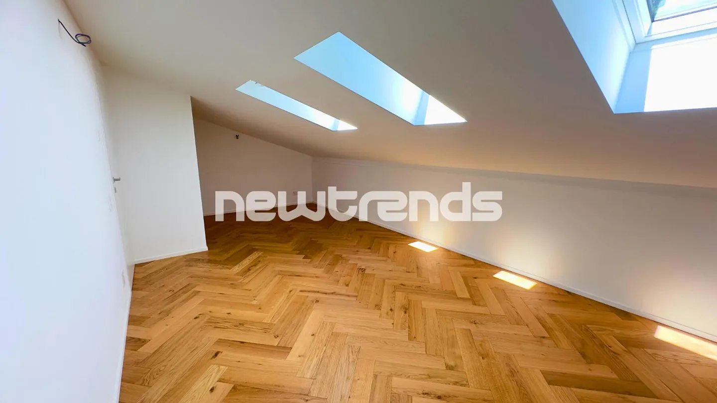 Penthouse spacieux et lumineux avec terrasse et ascenseur privé, jamais habité. - Photo 8 sur 17