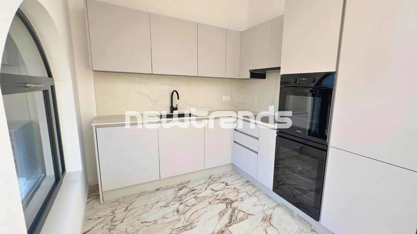 Penthouse spacieux et lumineux avec terrasse et ascenseur privé, jamais habité. - Photo 7 sur 17