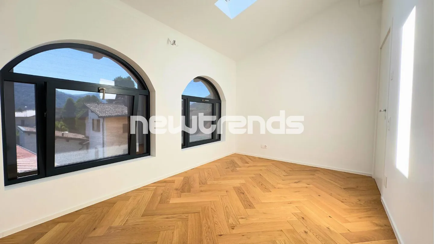 Penthouse spacieux et lumineux avec terrasse et ascenseur privé, jamais habité. - Photo 11 sur 17