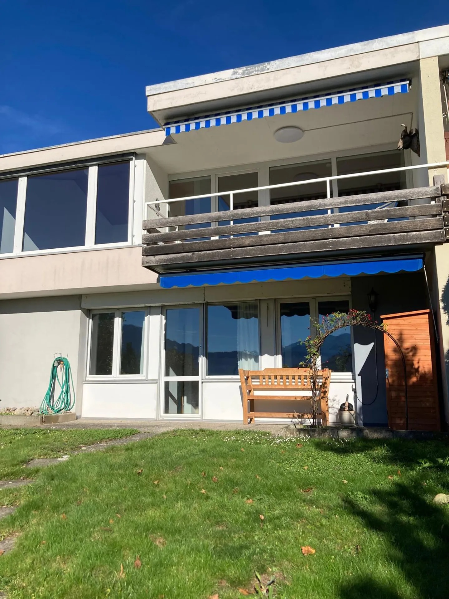 Original 4 ½ - Mid-Terrace House with Unobstructed Views - Photo 1 of 15
