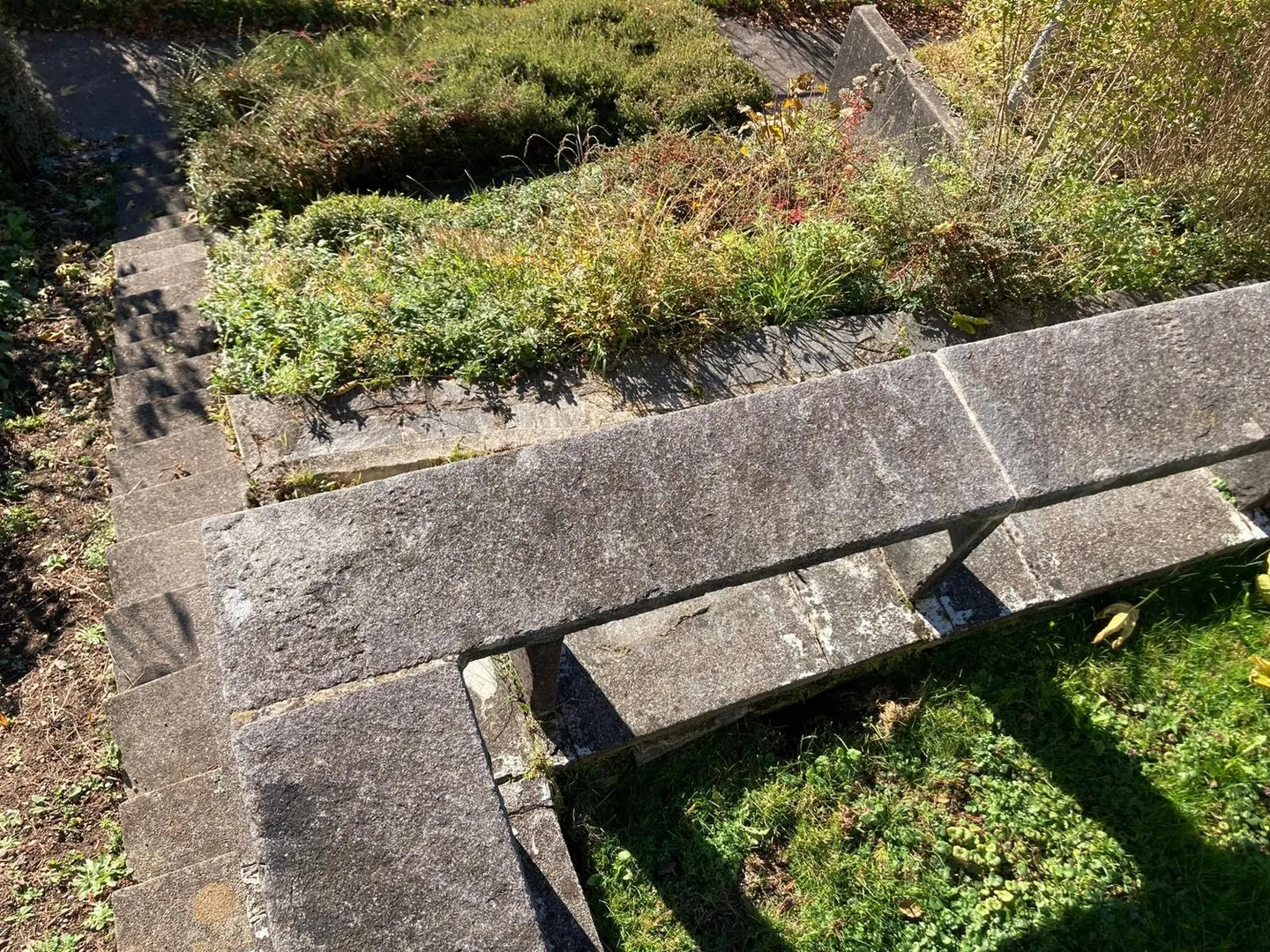 Original 4 ½ - Mid-Terrace House with Unobstructed Views - Photo 4 of 15