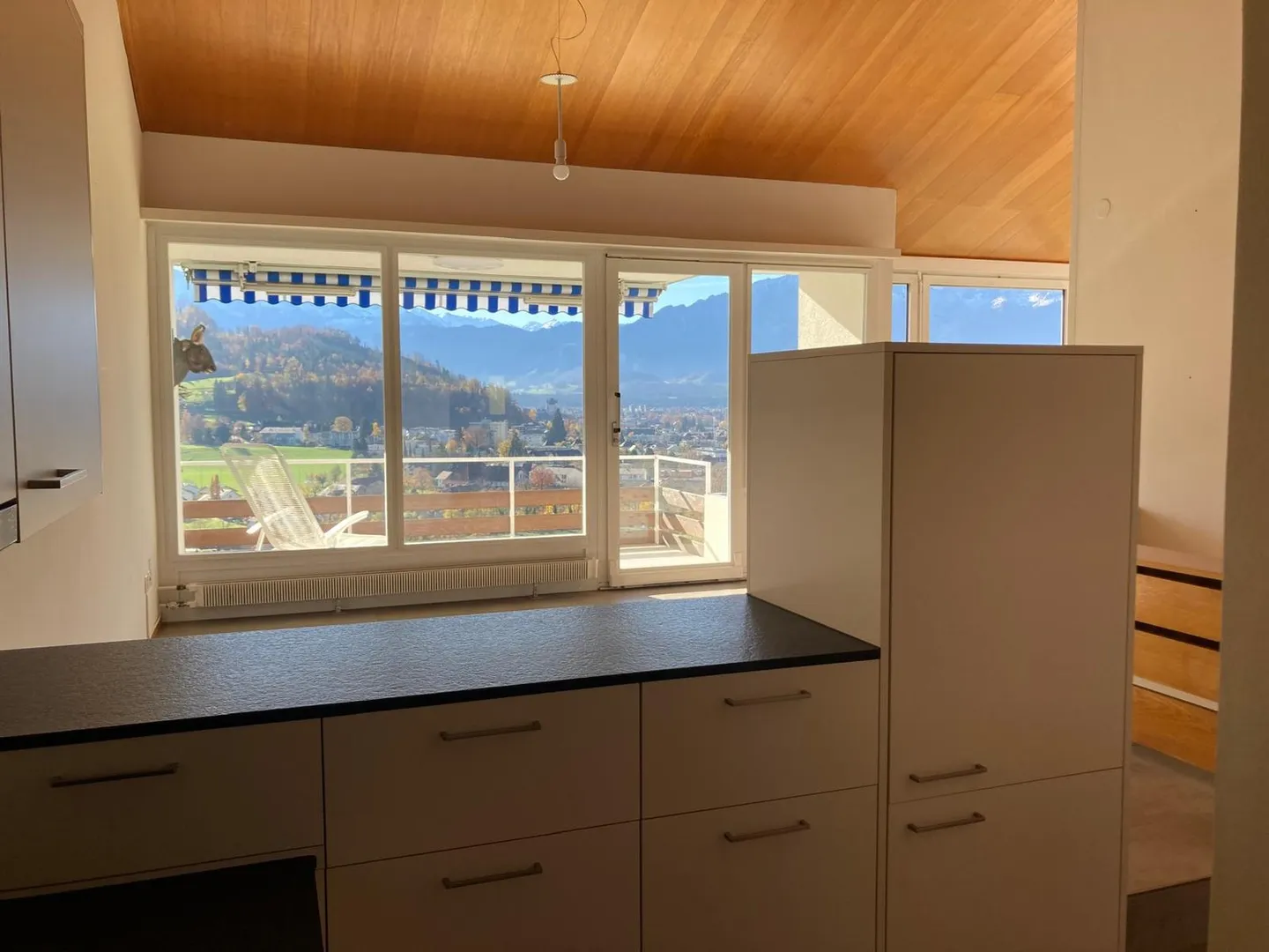 Original 4 ½ - Mid-Terrace House with Unobstructed Views - Photo 9 of 15