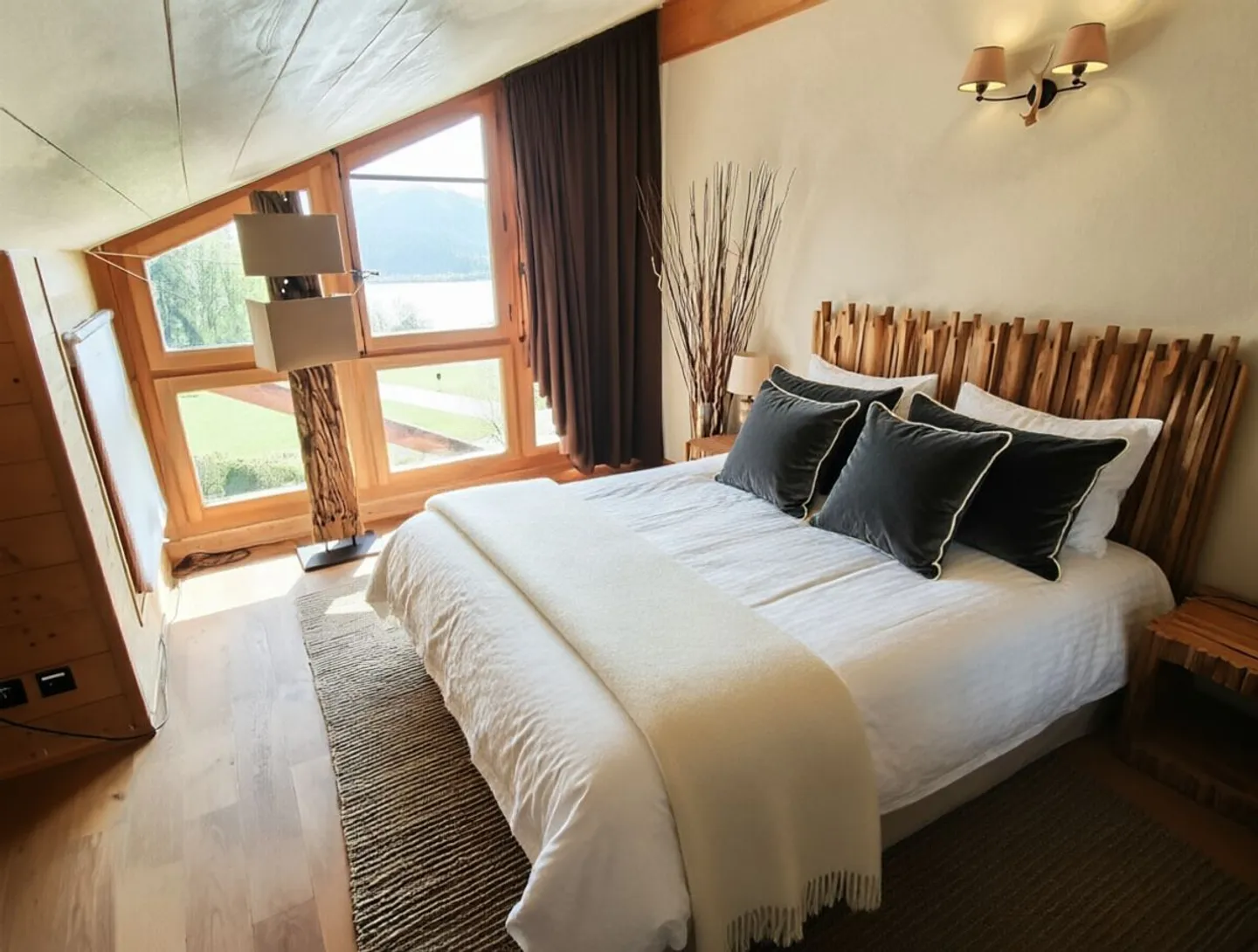 Luxury Duplex Apartment with Spa - Photo 8 of 11