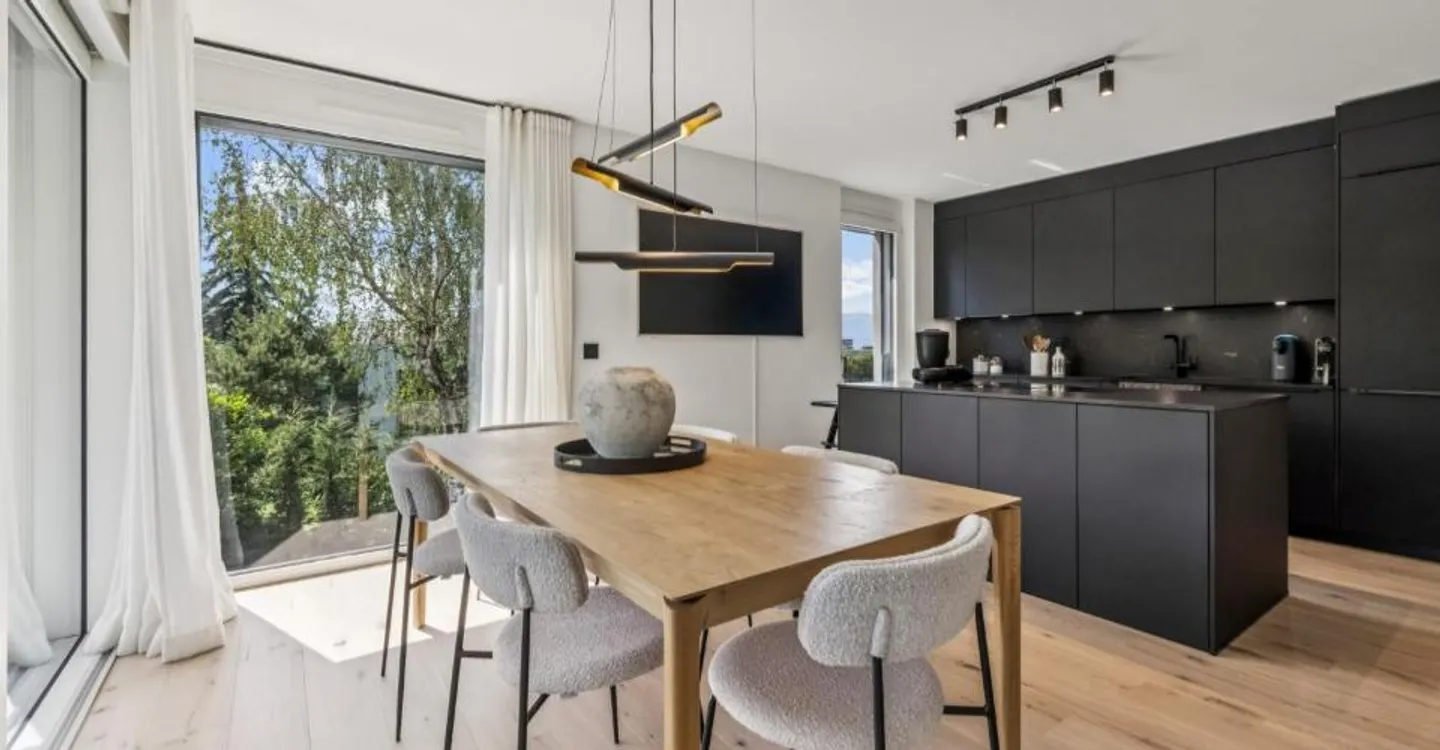 Contemporary high-end apartment in the heart of Vésenaz - Photo 5 of 13