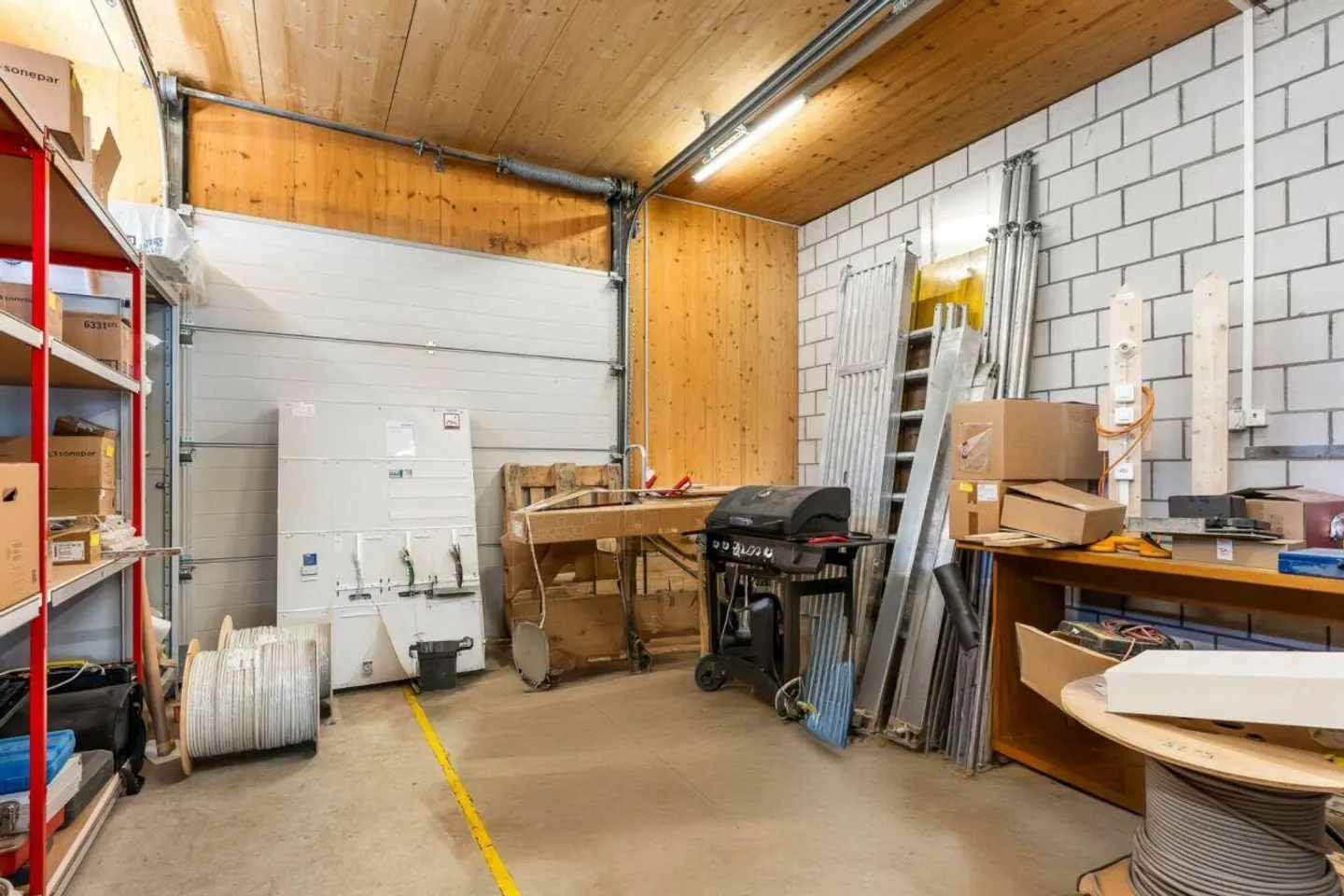 Gewerberaum (Büro / Werkstatt) mit 10 Aussenparkplätzen - Foto 10 von 21