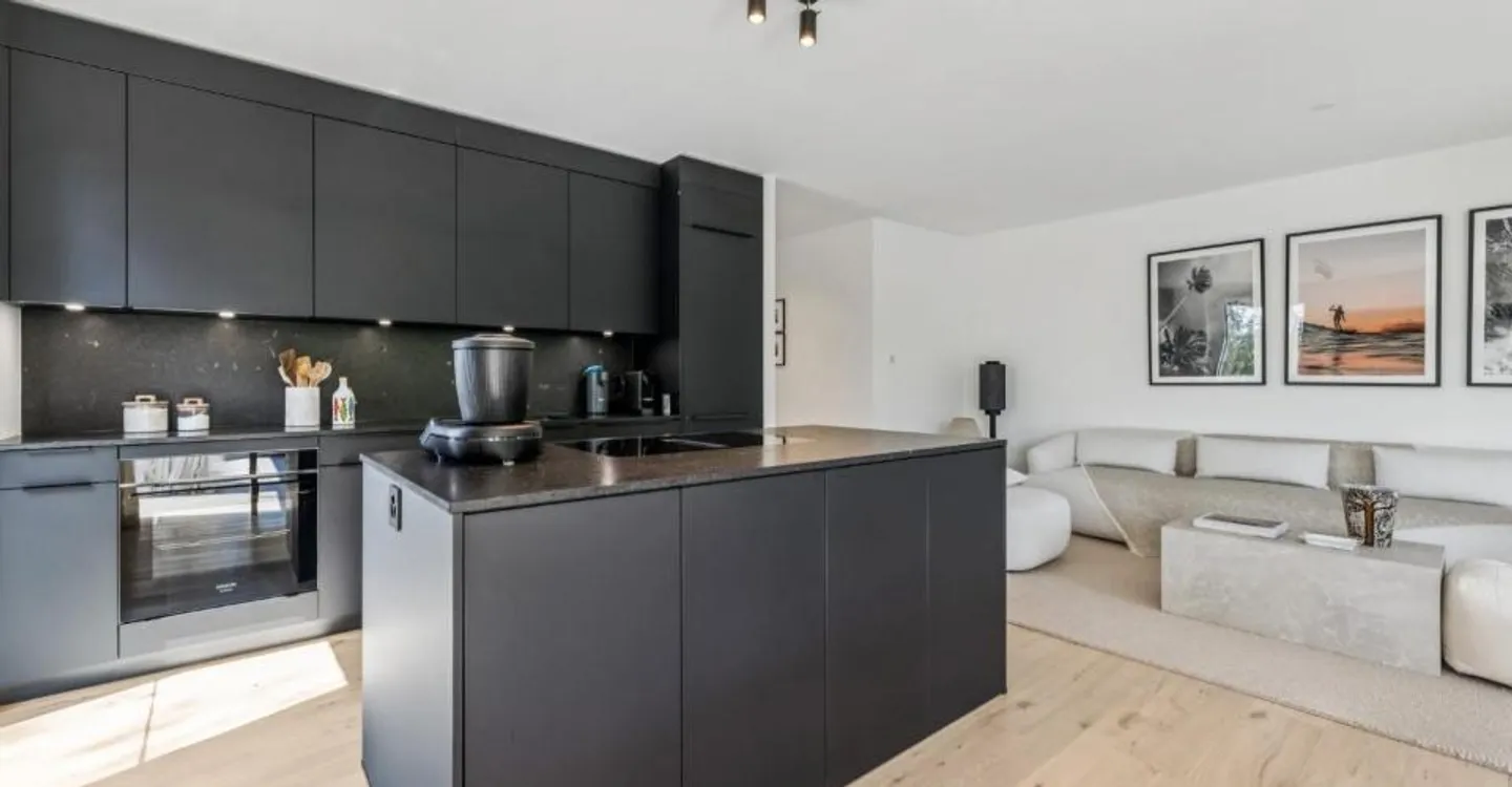 Contemporary high-end apartment in the heart of Vésenaz - Photo 8 of 13