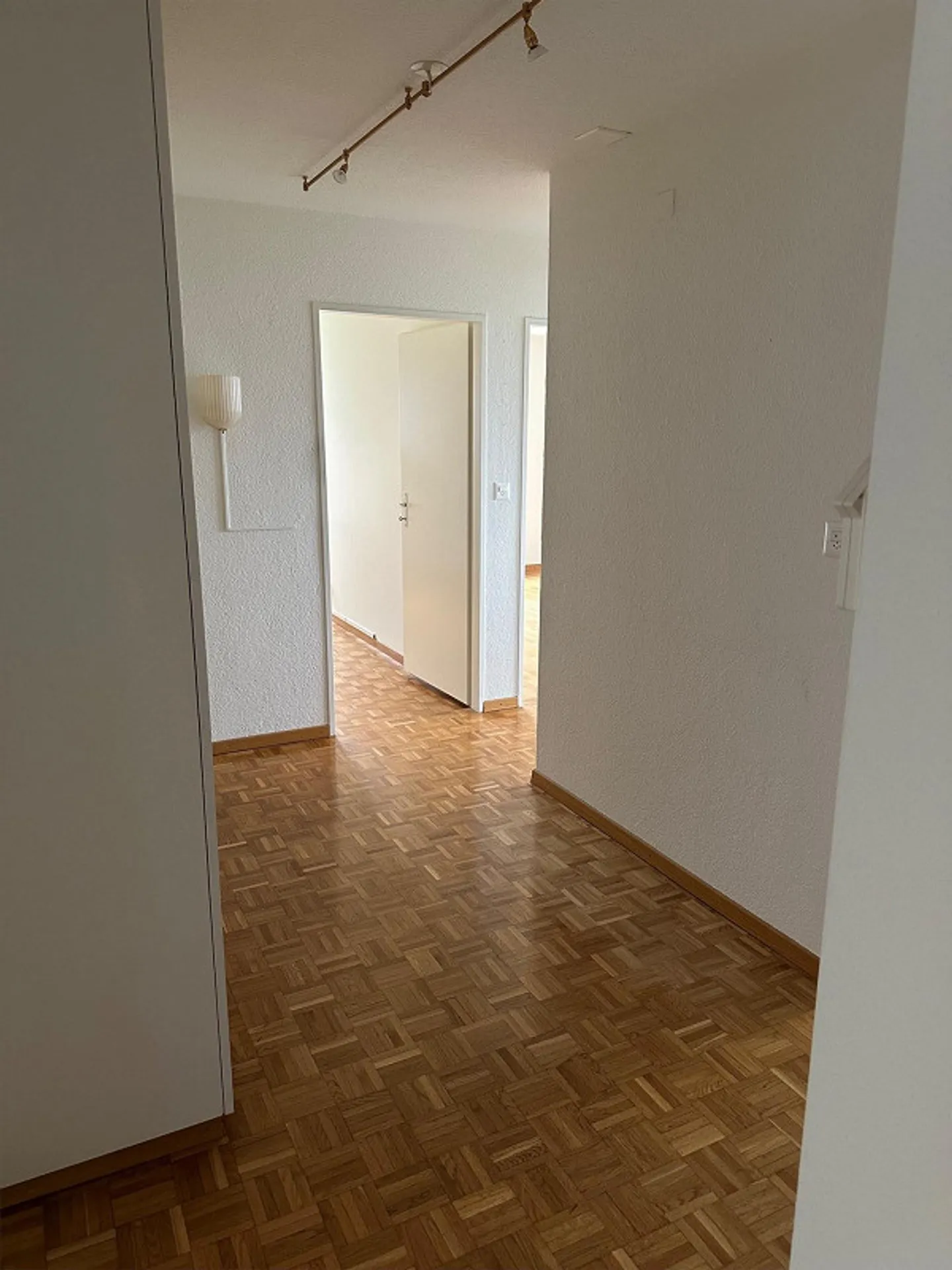 Vie urbaine dans le quartier populaire de Hirtenhof - Photo 7 sur 10