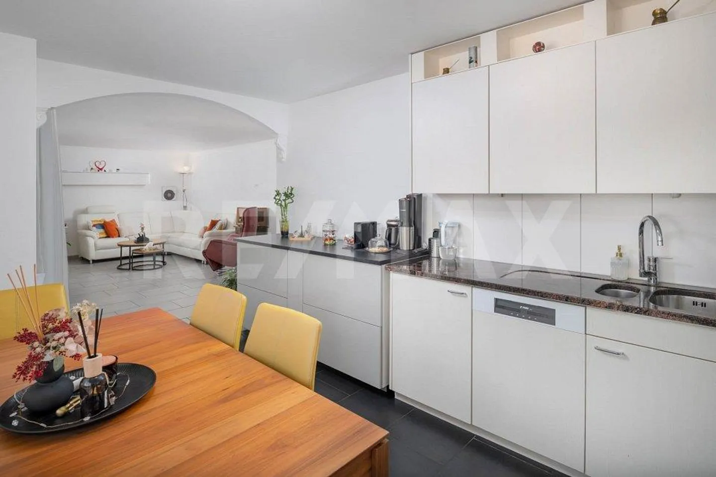 Well-maintained 4.5-room apartment with large balcony for sale! - Photo 6 of 13