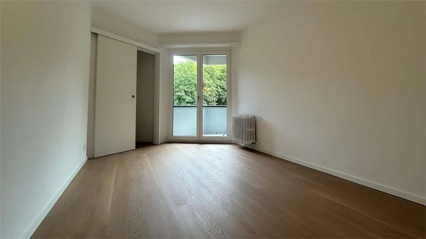 Helles 4,5-Zimmer-Wohnung mit Balkonen - Foto 3 von 8