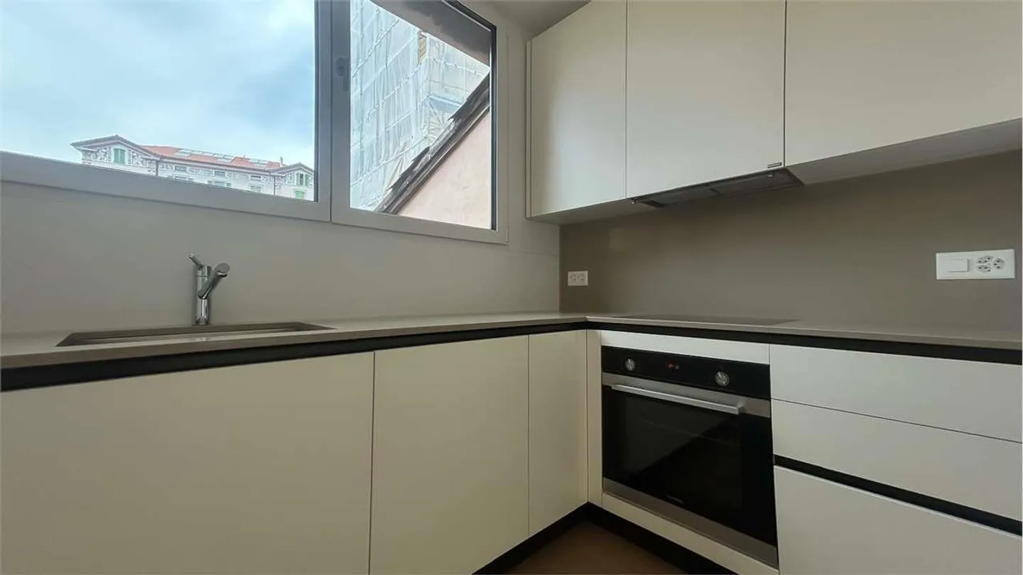 Helles 4,5-Zimmer-Wohnung mit Balkonen - Foto 2 von 8