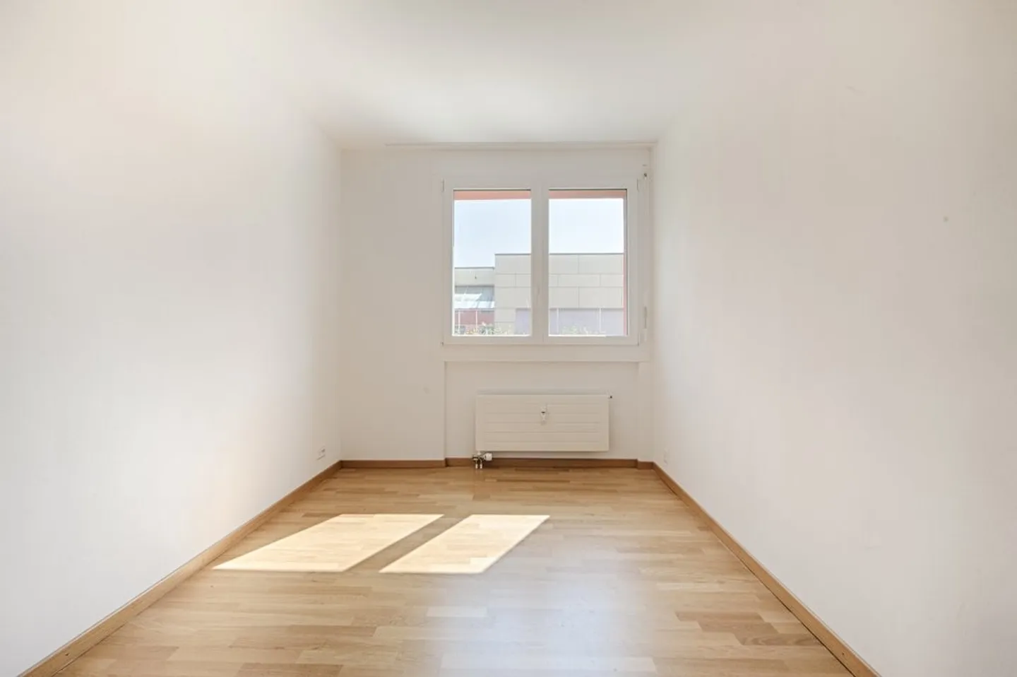 Modern 4.5-Room Apartment - Photo 4 of 8