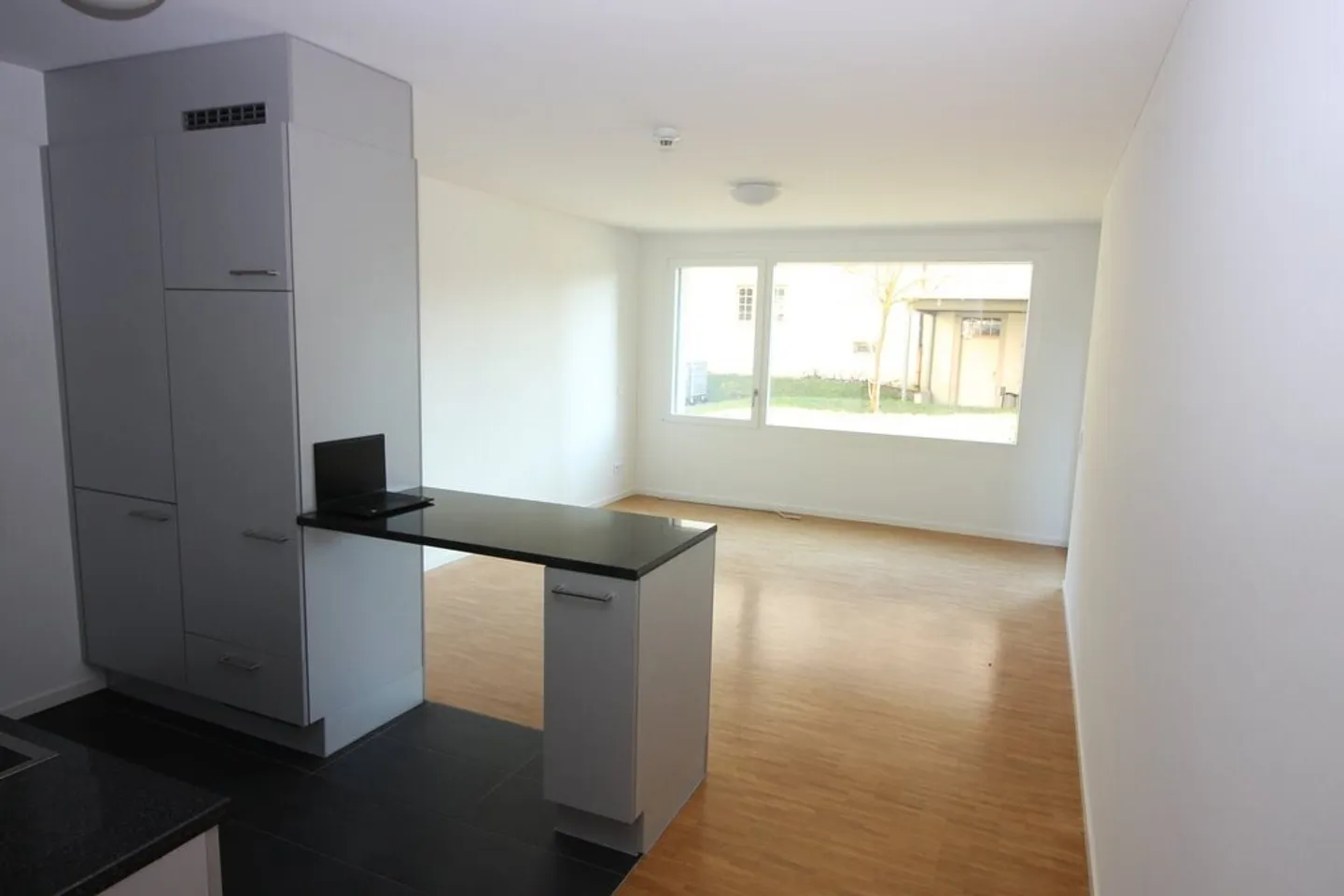 1 Mois de Loyer Gratuit ! Appartement Moderne 2.0 Pièces en Emplacement Central - Photo 2 sur 6