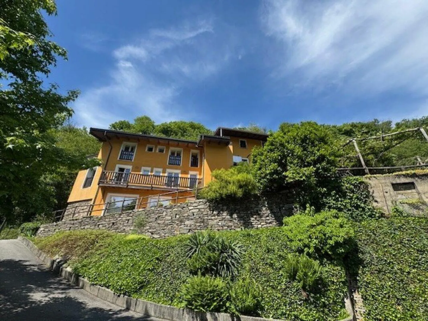 Bed & Breakfast - Immobile con terreno - Foto 1 di 18