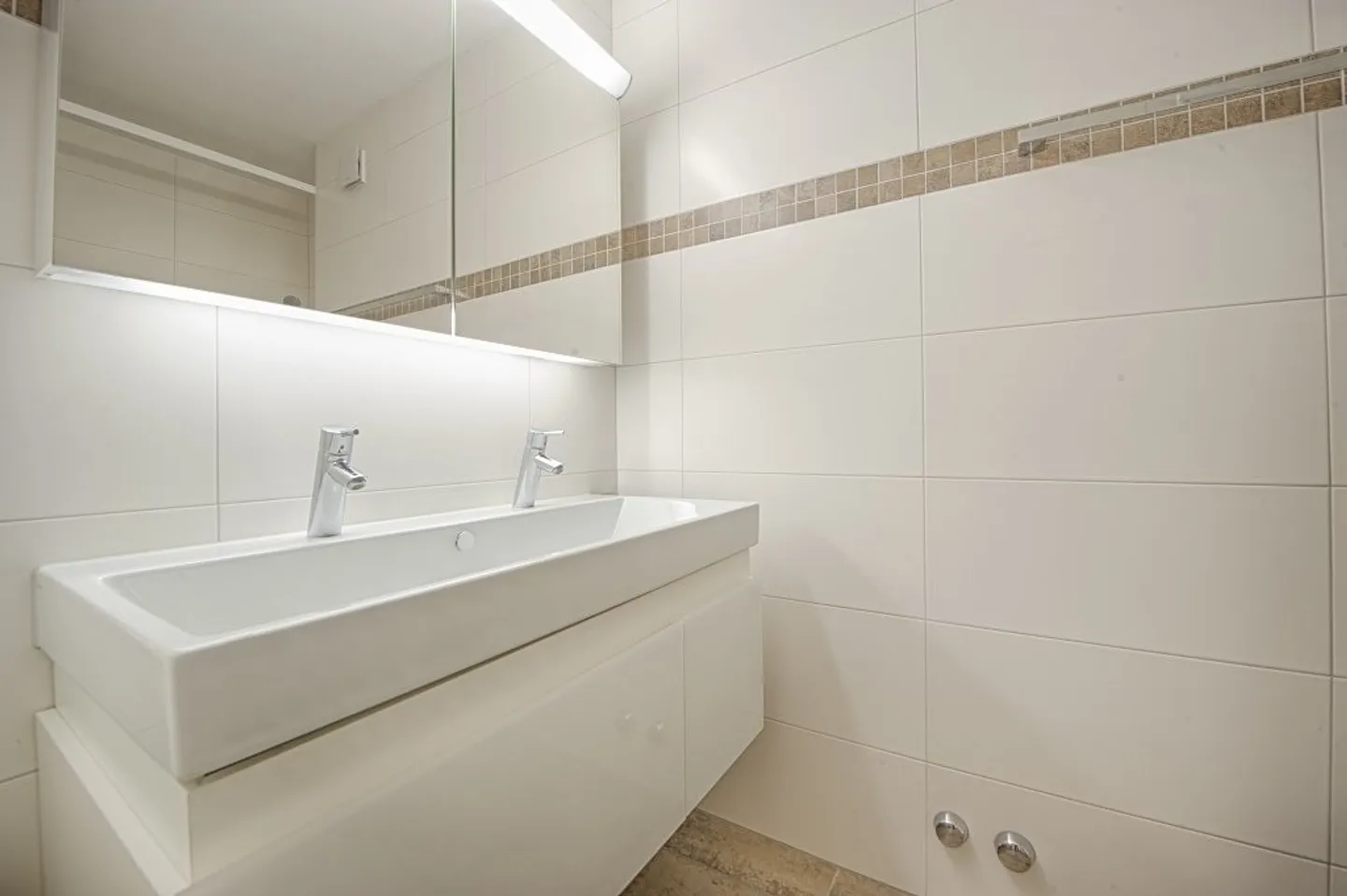 Modern 4.5-Room Apartment - Photo 6 of 8