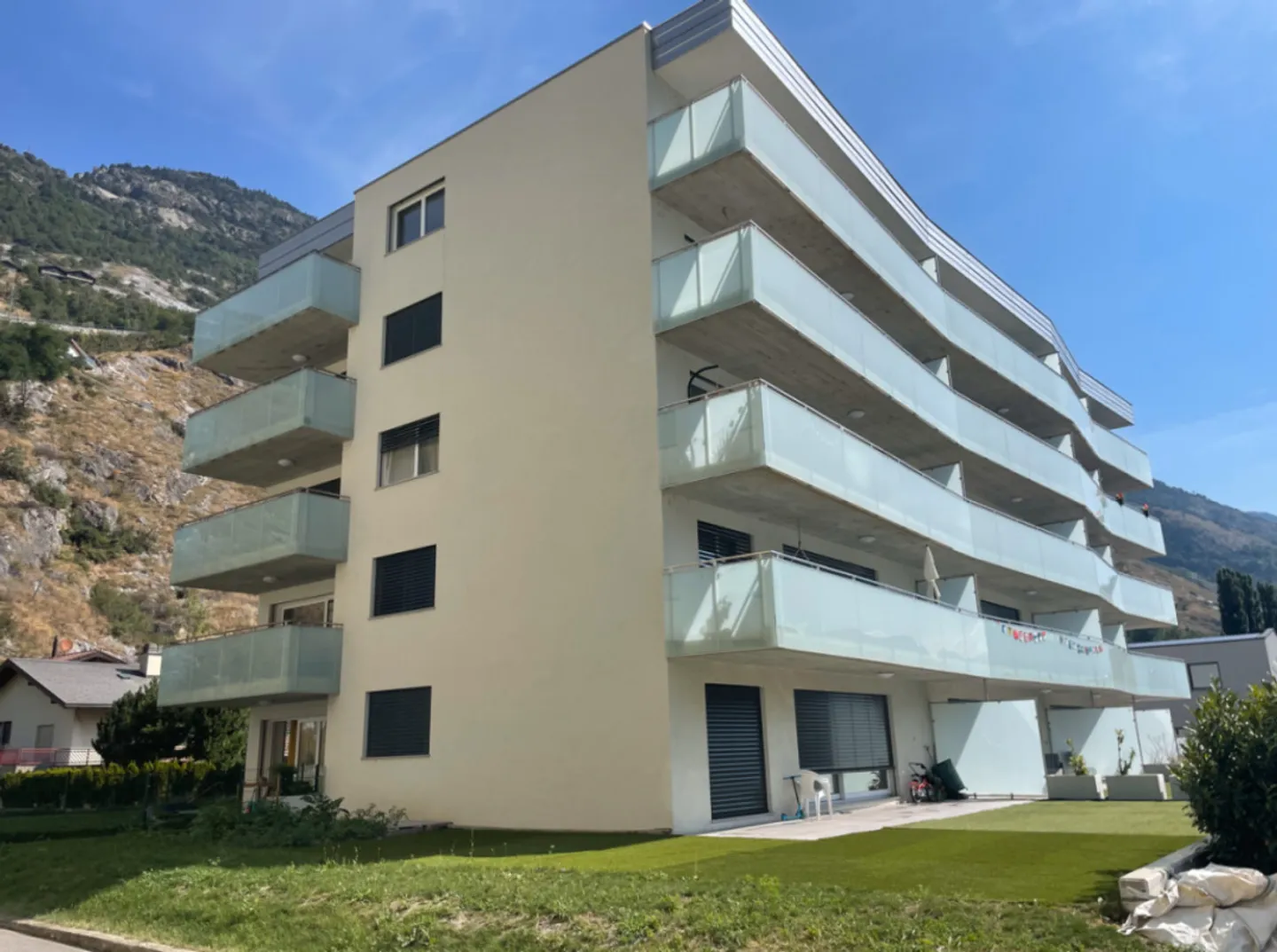 Beautiful recently renovated apartment in Steg - Photo 1 of 10