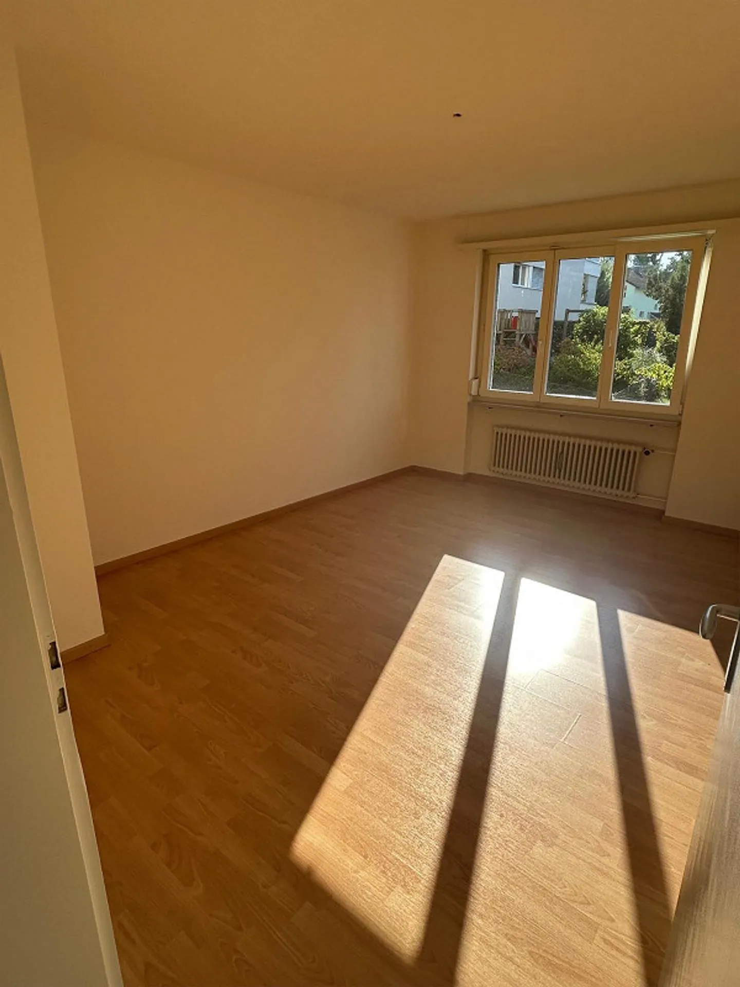 Beautiful, renovated and centrally located 2.5 room apartment - Photo 1 of 14