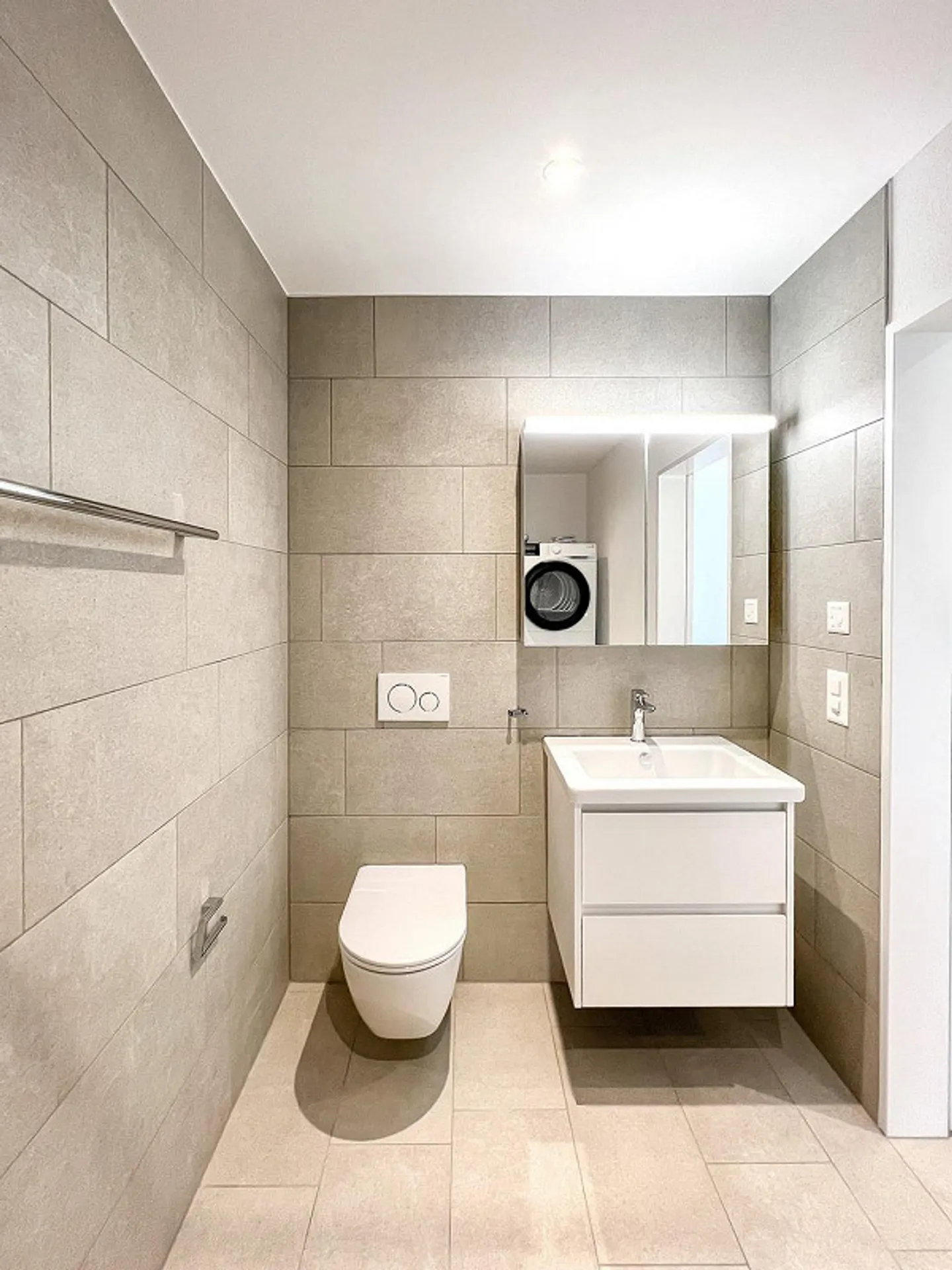 Stylish home with flair - Photo 3 of 6