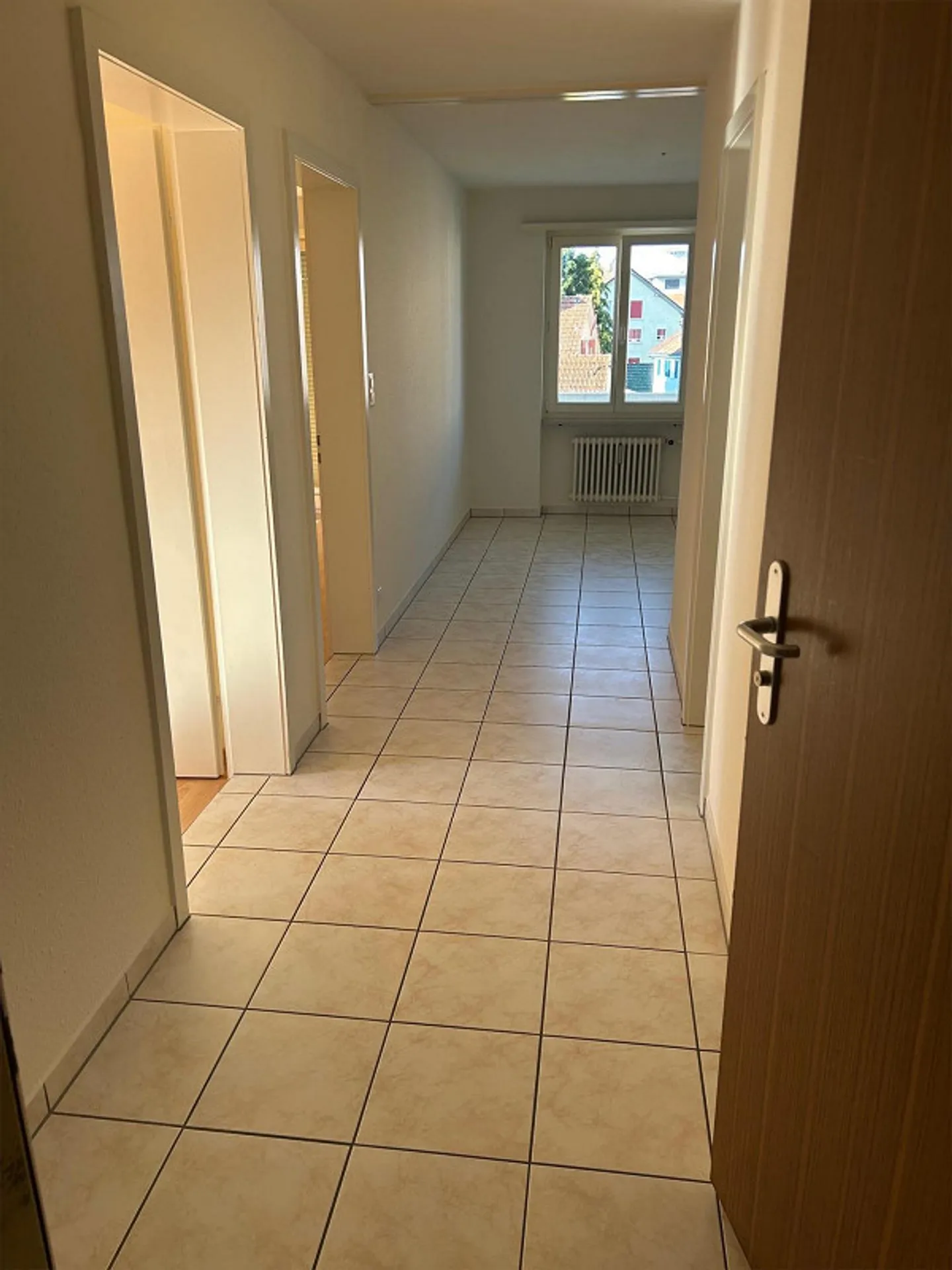 Beautiful, renovated and centrally located 2.5 room apartment - Photo 10 of 14