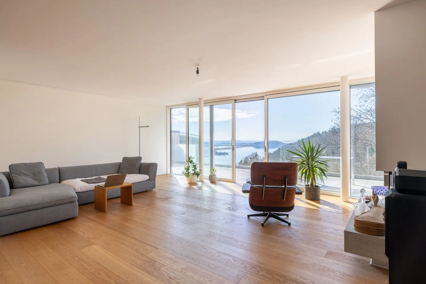 Attico esclusivo con vista lago - Foto 3 di 13