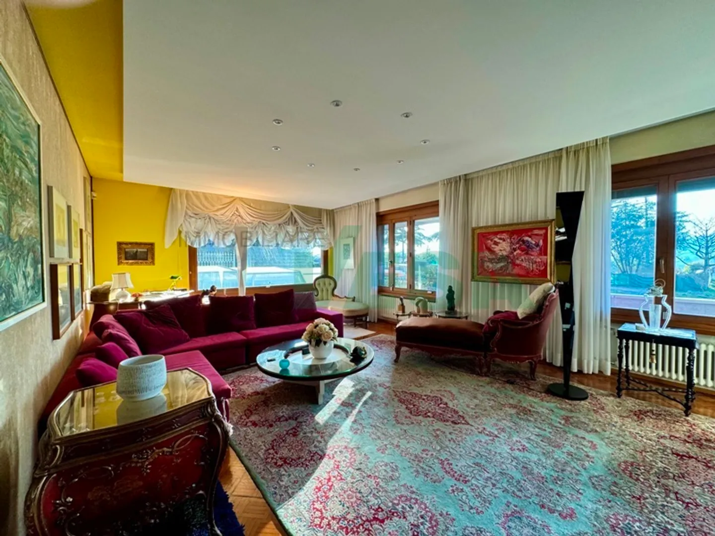 Accogliente villa tutta su un piano con grande bel giardino e piscina - Foto 4 di 13