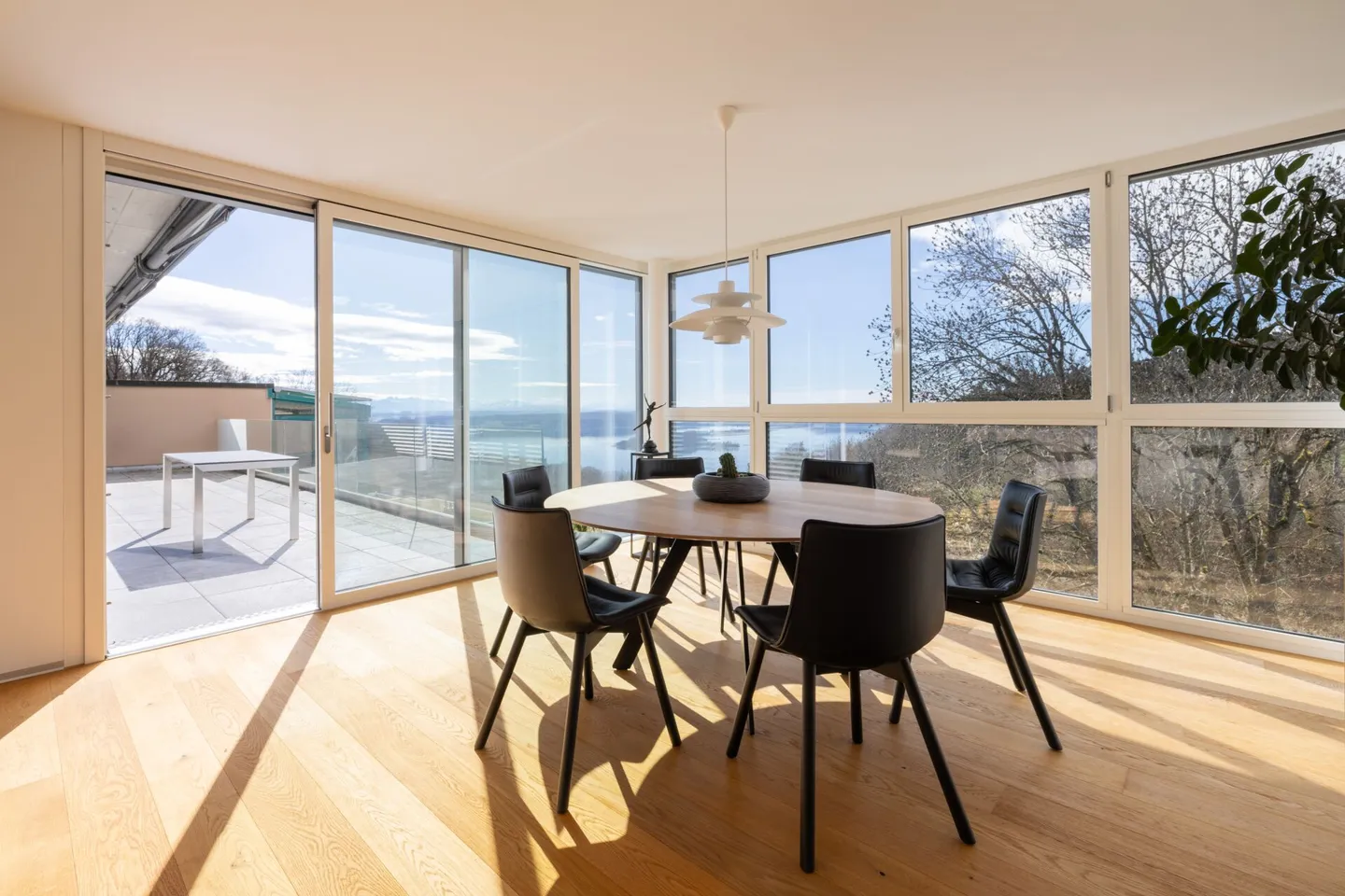 Attico esclusivo con vista lago - Foto 4 di 13