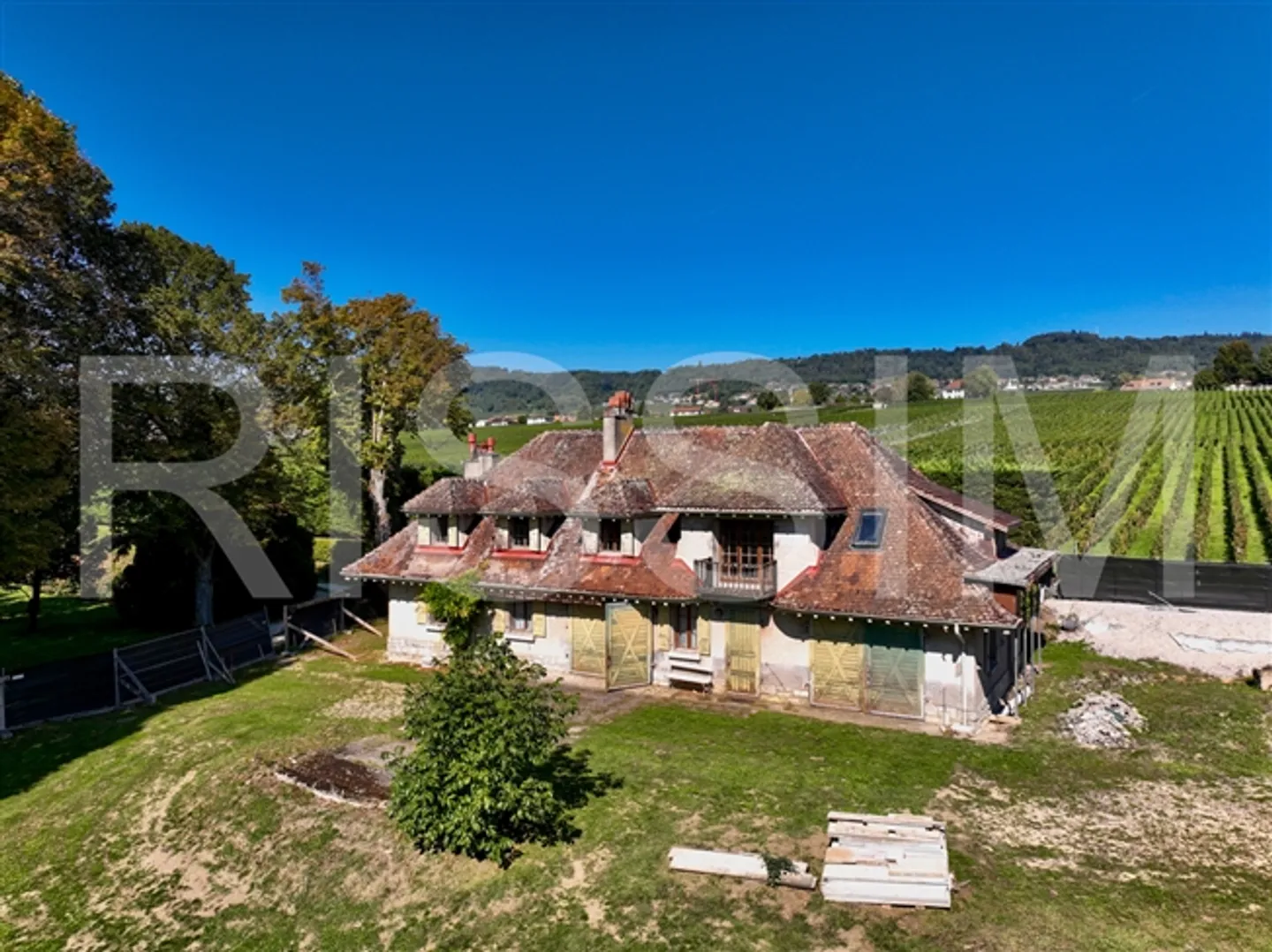 Magnifico terreno fronte lago con progetto di costruzione - Foto 5 di 19