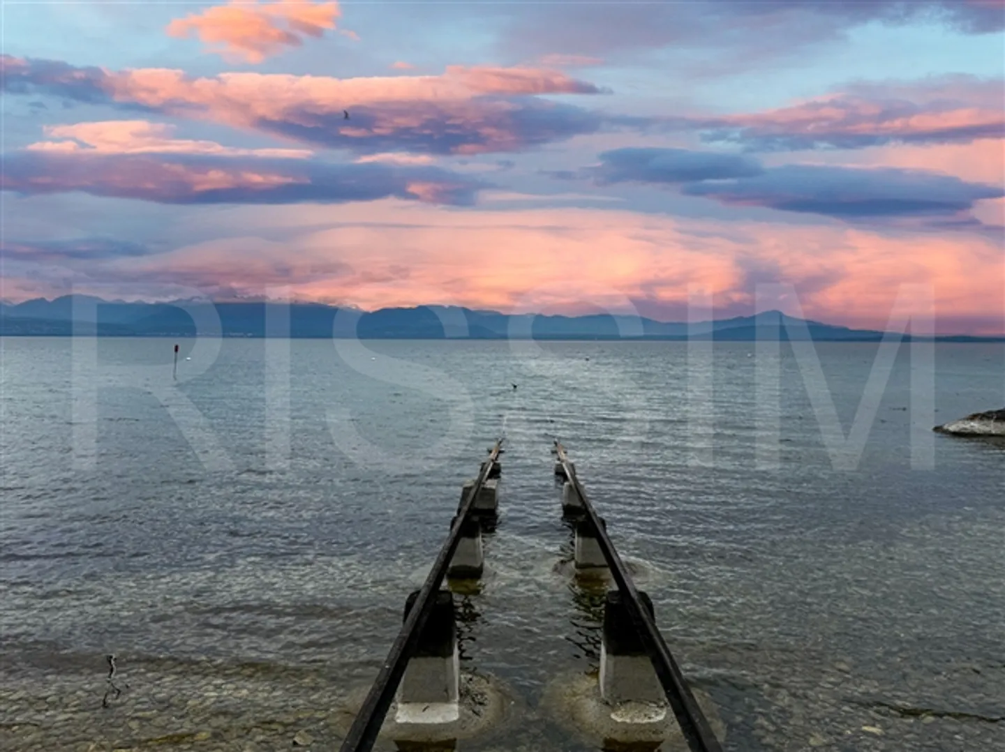 Magnifico terreno fronte lago con progetto di costruzione - Foto 6 di 19