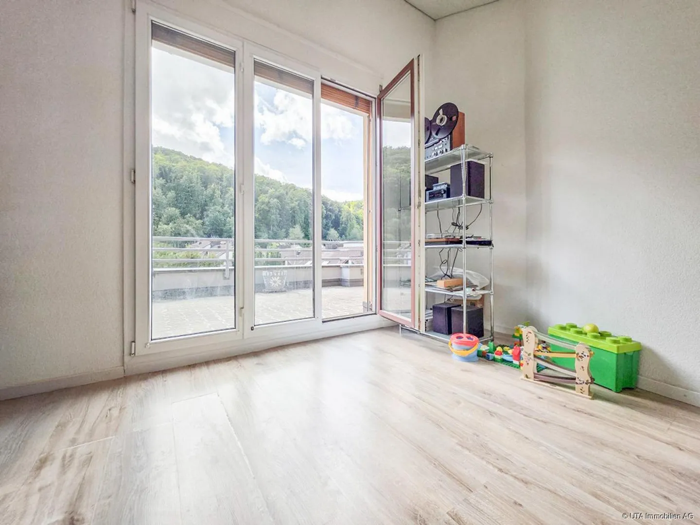 Wohngenuss mit viel Platz und zwei Sonnenterrassen - Foto 10 von 15