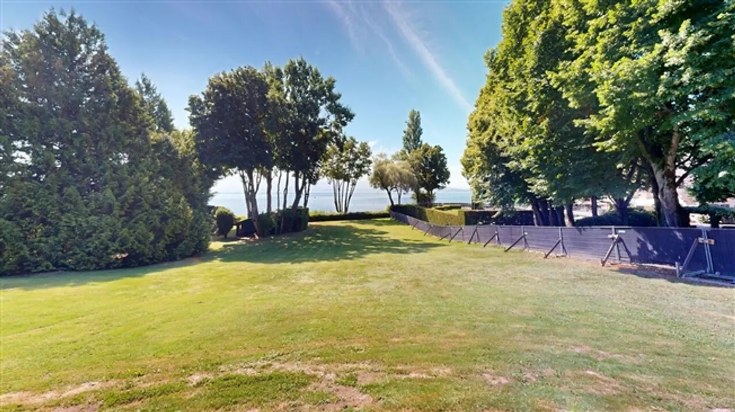 Magnifico terreno fronte lago con progetto di costruzione - Foto 12 di 19