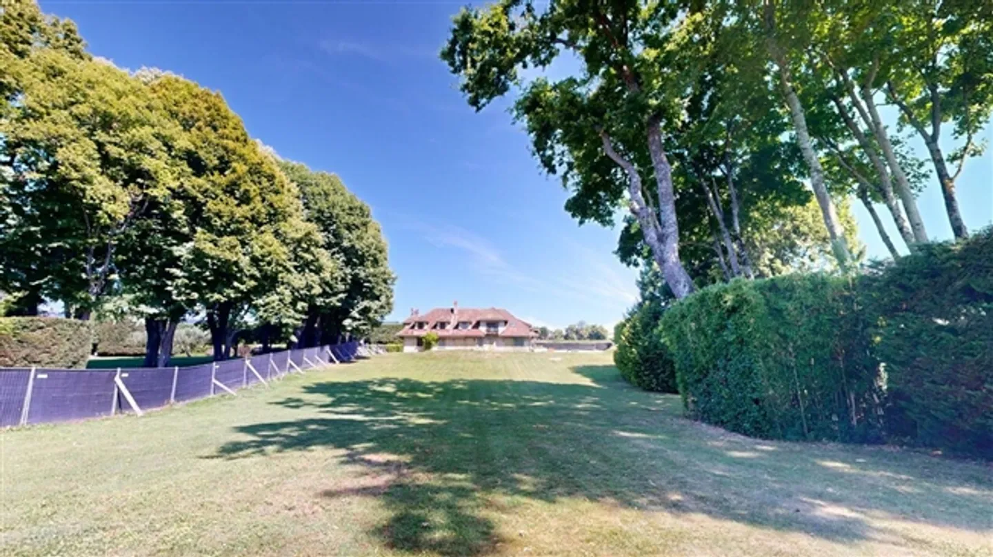 Magnifico terreno fronte lago con progetto di costruzione - Foto 17 di 19