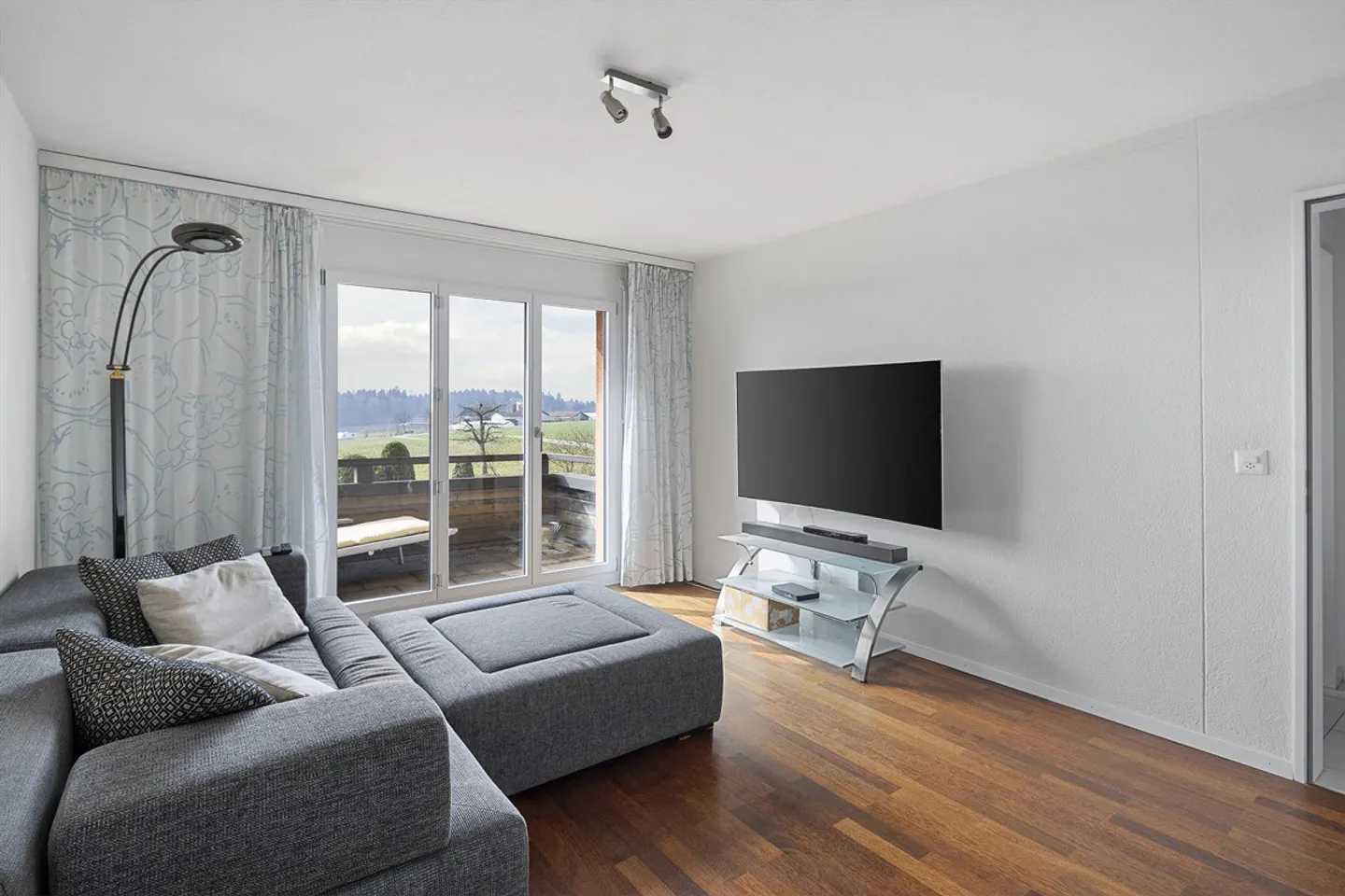 Laufend sanierter Wohntraum mit viel Platz und Weitsicht - Photo 7 of 15