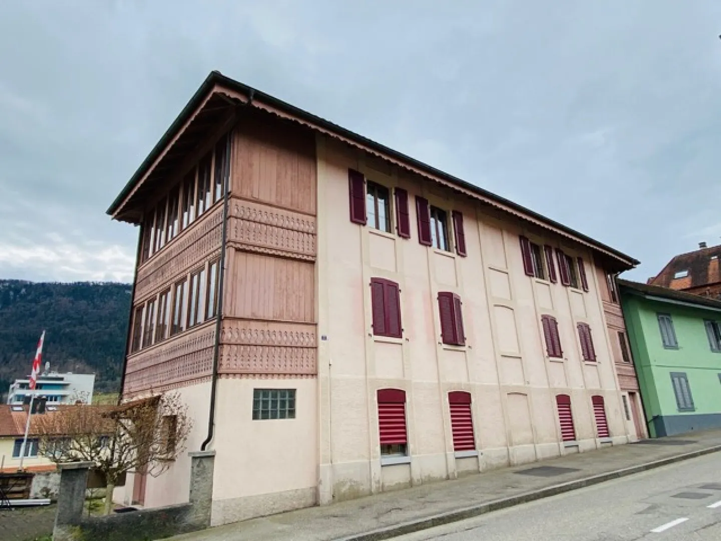 Nur einen Steinwurf vom Stadtzentrum entfernt, geräumige 4,5-Zimmer-Wohnung (87 m2) im 2. Stock - Foto 1 von 1