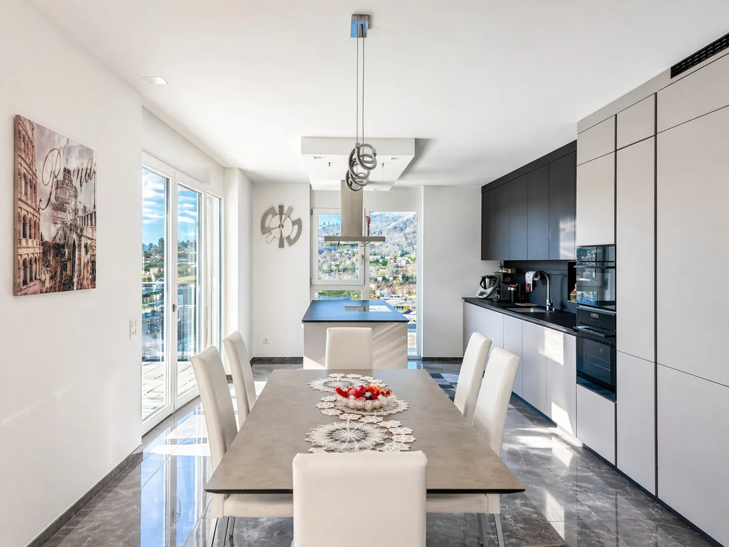 Spacious Penthouse in Mendrisio - Photo 3 of 9