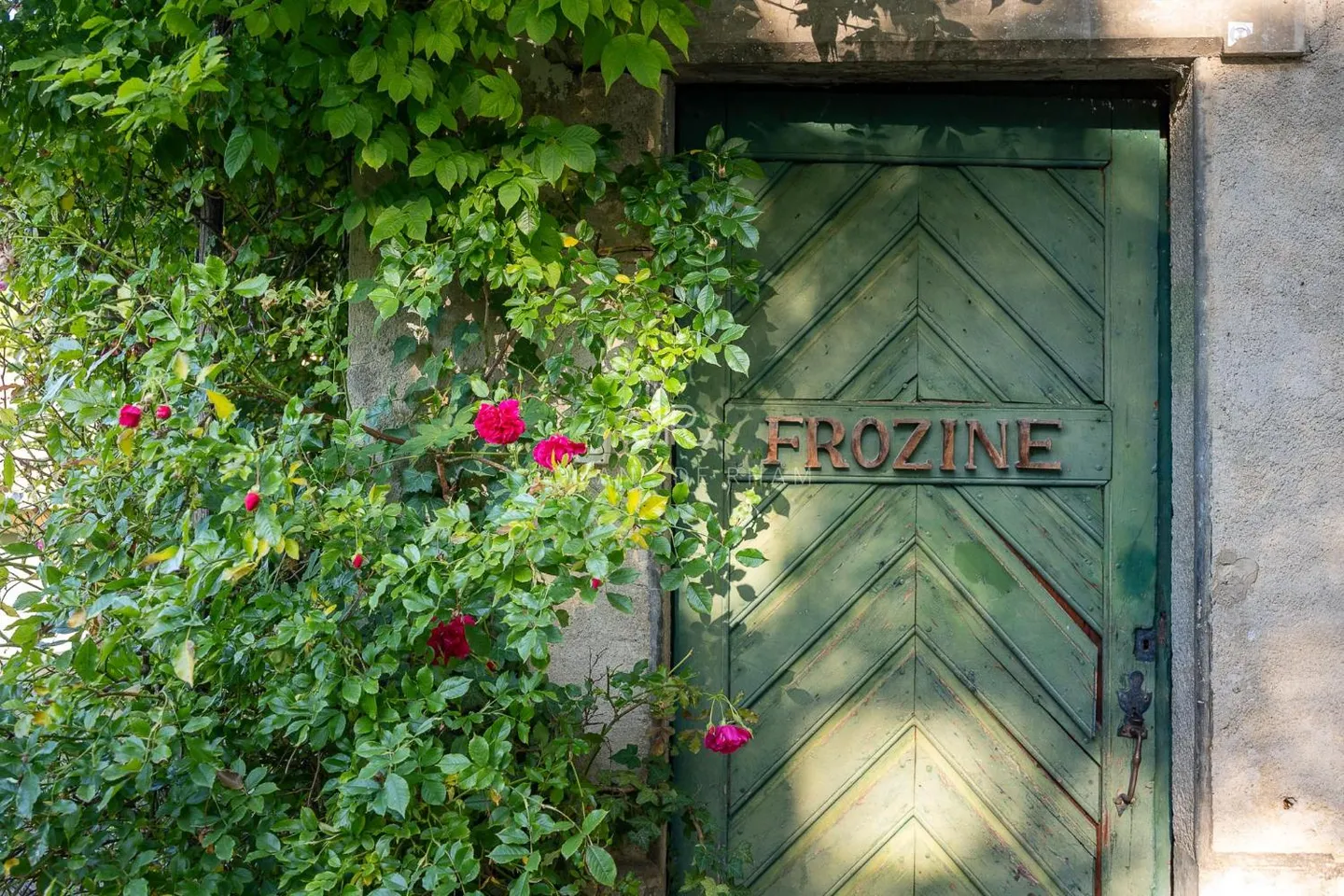 Essertines-sur-Rolle | Charming House and Annex in the Village - Photo 1 of 13