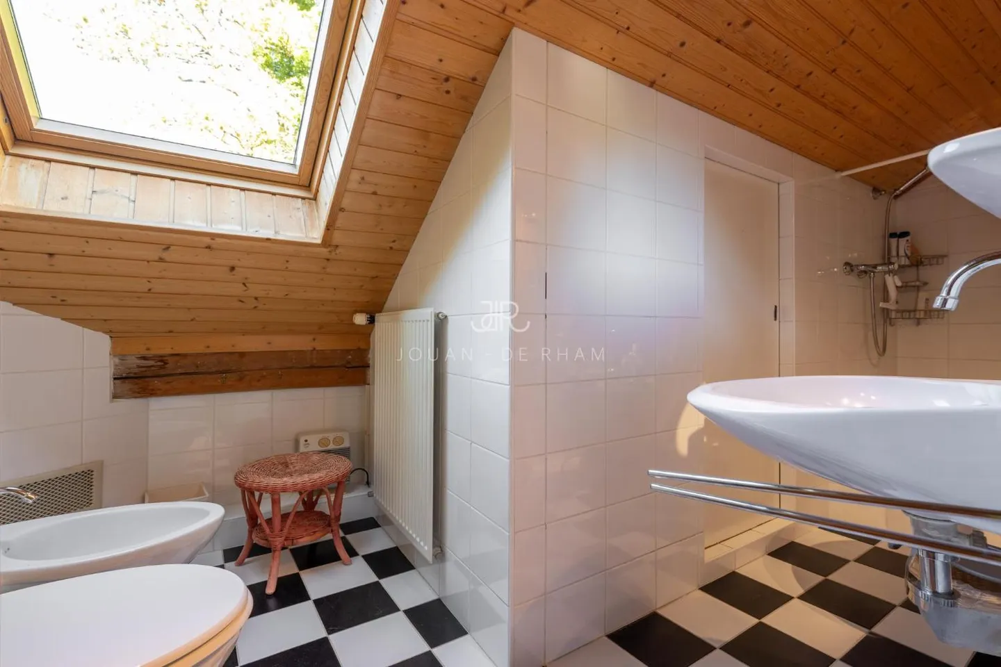 Essertines-sur-Rolle | Charming House and Annex in the Village - Photo 11 of 13