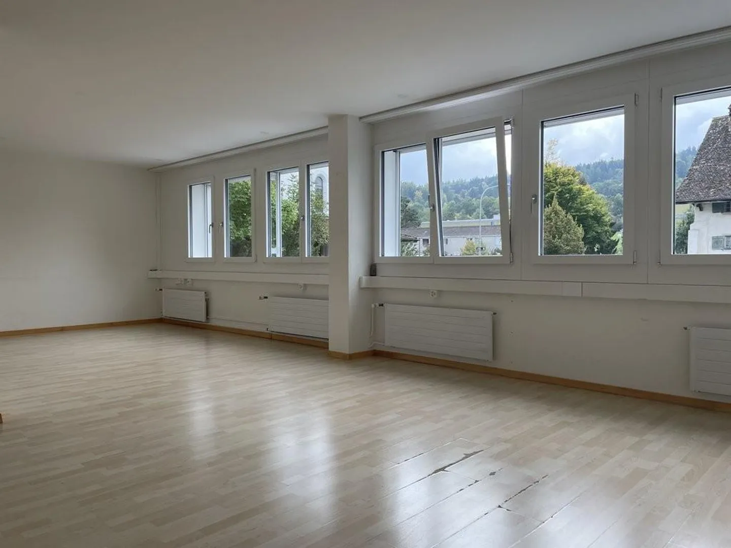 Schwamendingerplatz - Your new business domicile! - Photo 4 of 8