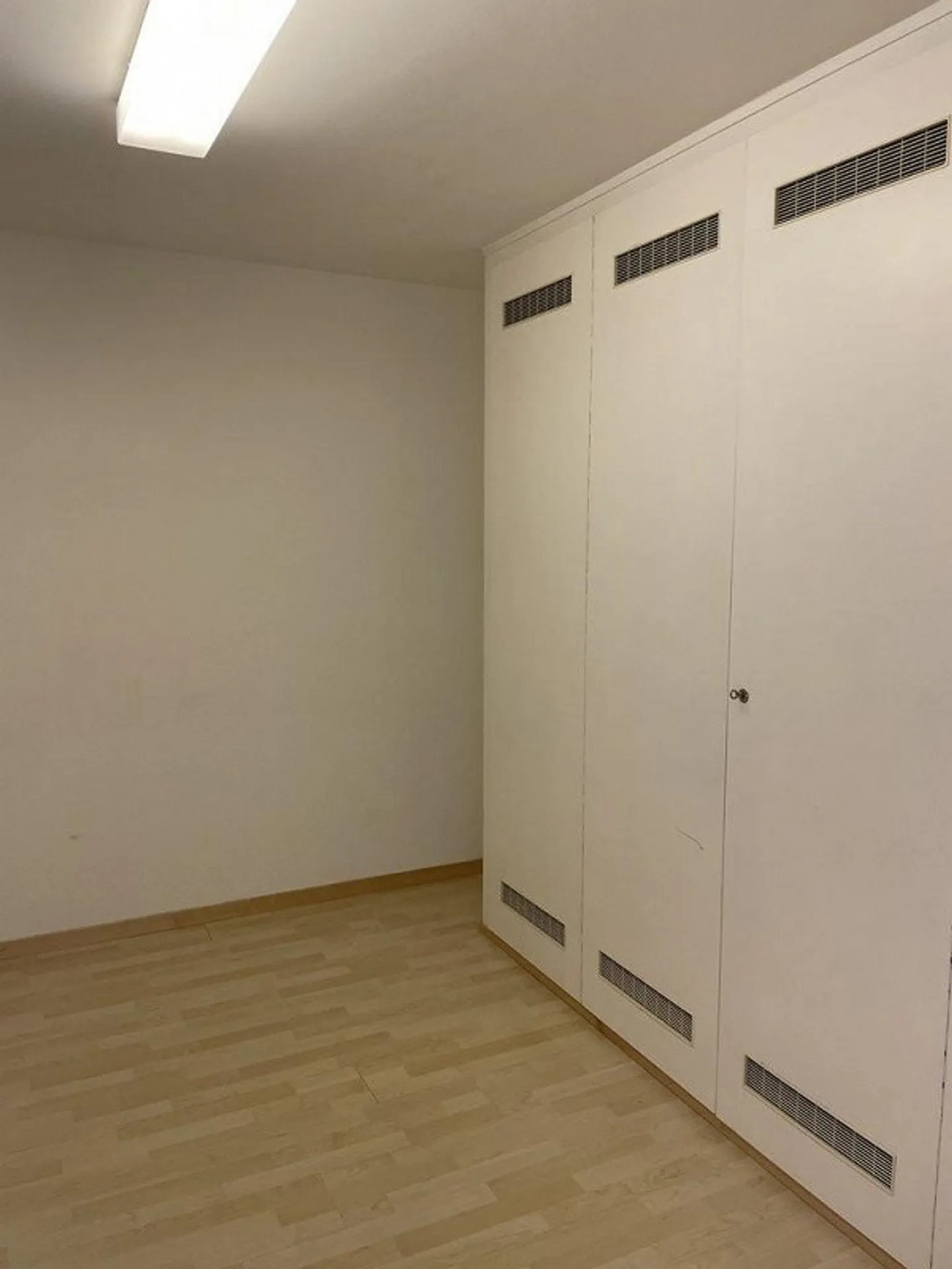 Schwamendingerplatz - Your new business domicile! - Photo 8 of 8