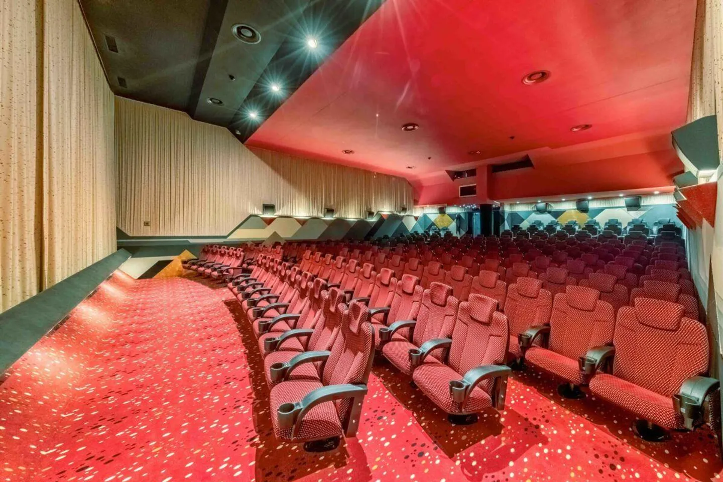 Posizione da film - Il centro cinematografico offre riutilizzo creativo - Foto 2 di 15