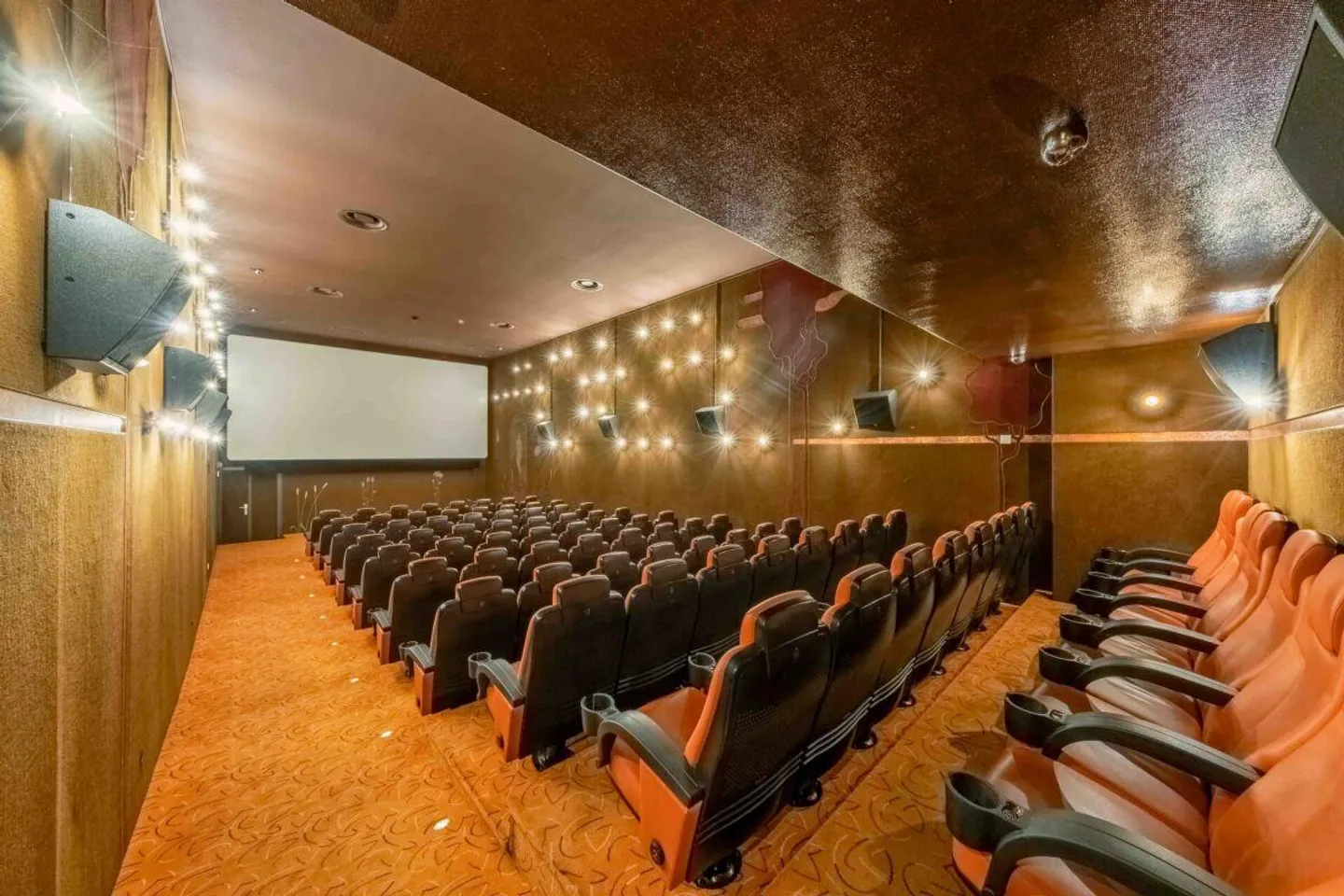 Posizione da film - Il centro cinematografico offre riutilizzo creativo - Foto 3 di 15