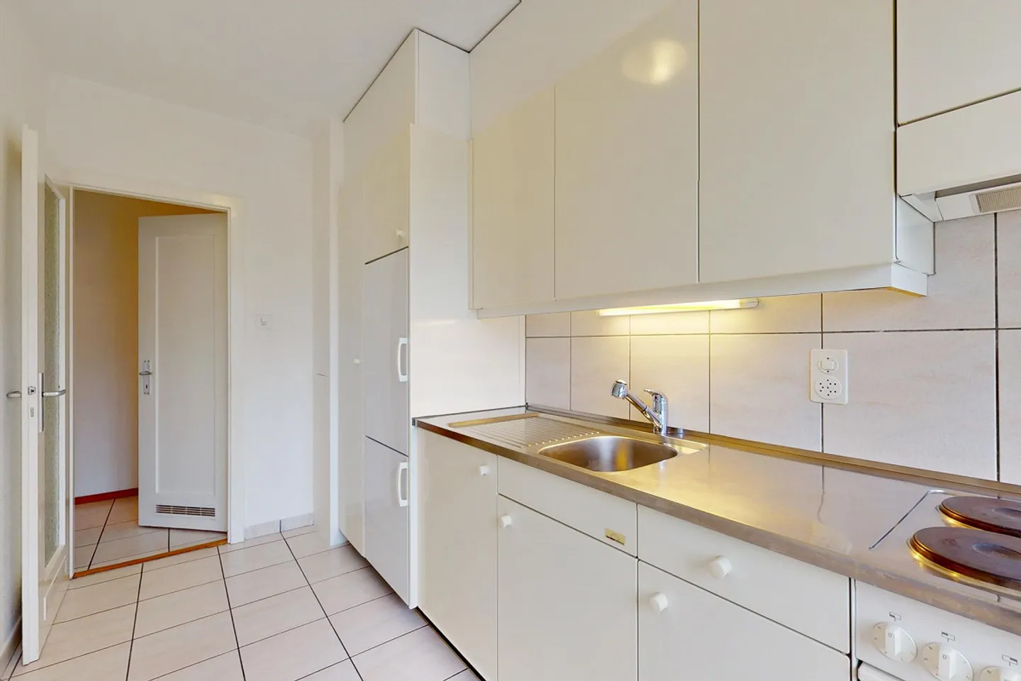 2 minutes from Fribourg train station - Photo 3 of 12