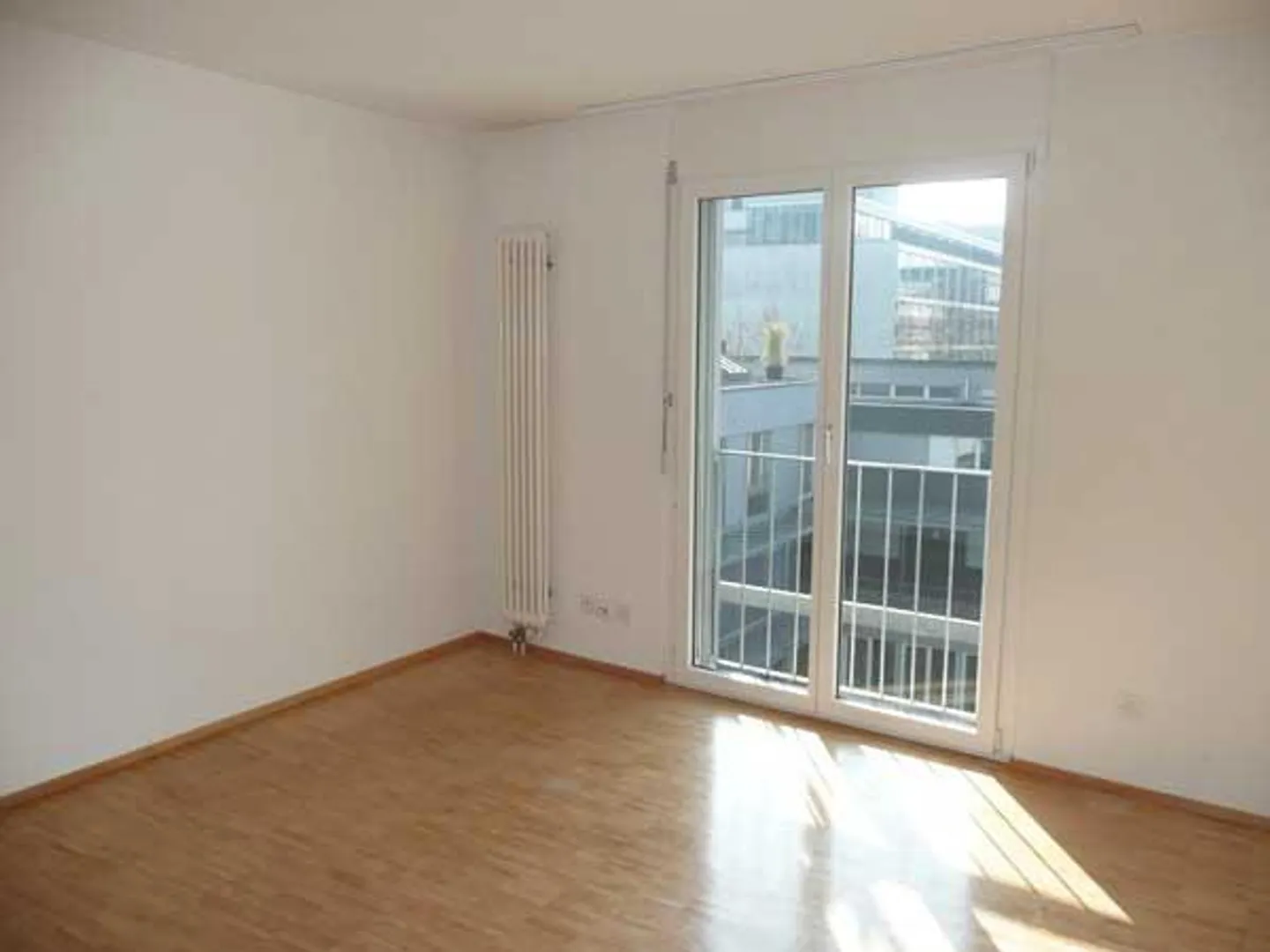 Living directly on the Limmat - Photo 4 of 5