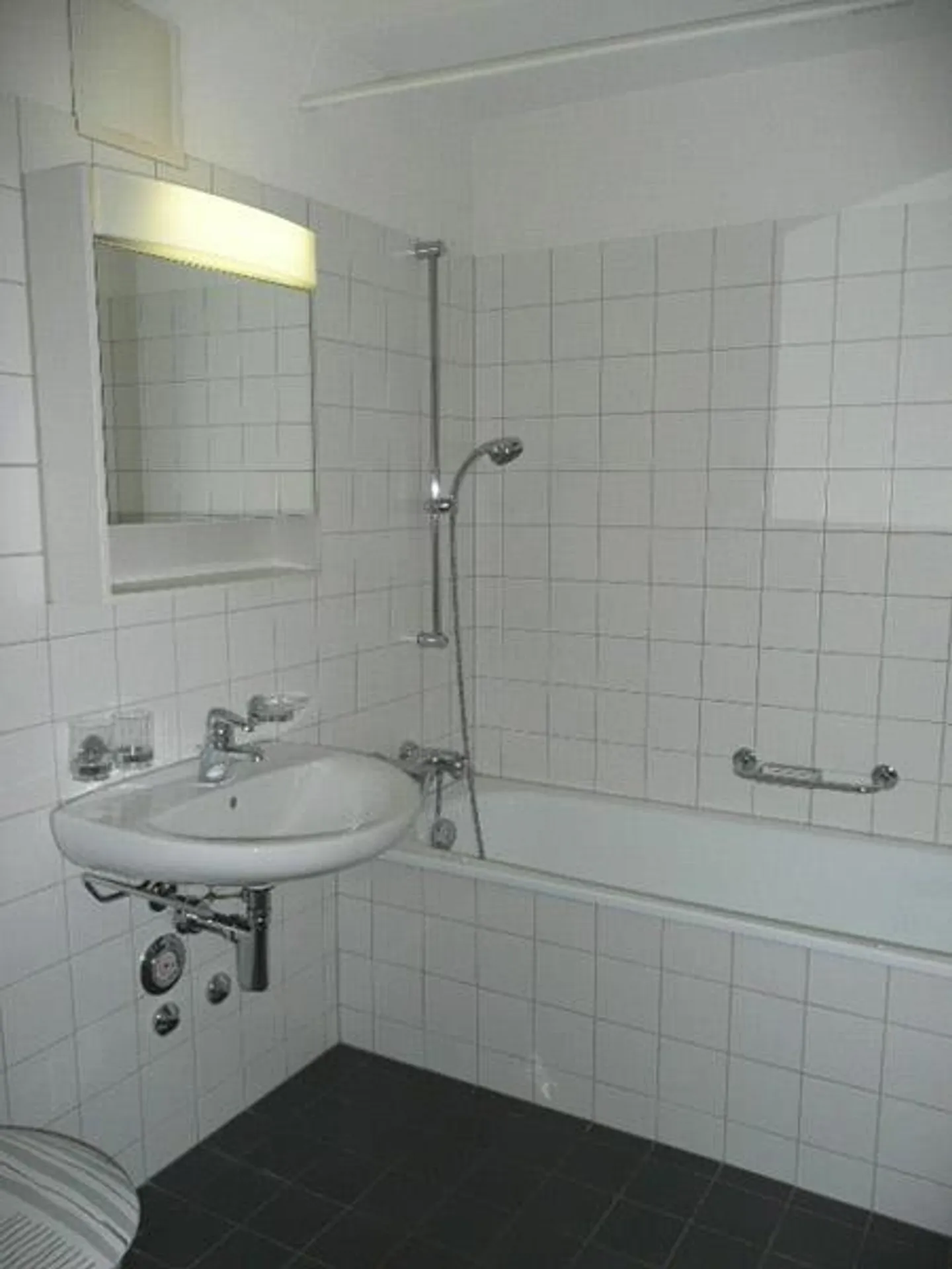 Living directly on the Limmat - Photo 5 of 5