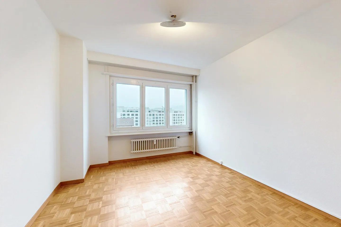 2 minutes from Fribourg train station - Photo 9 of 12