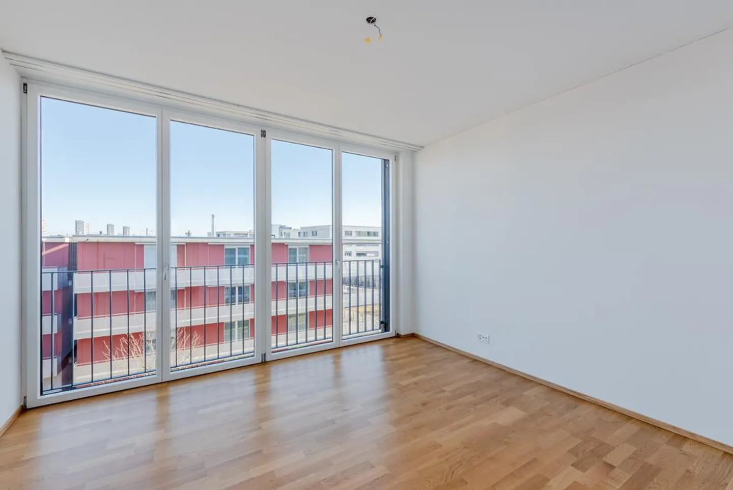 Appartement confortable de 4,5 pièces avec balcon à Bern Brünnen - Photo 9 sur 11