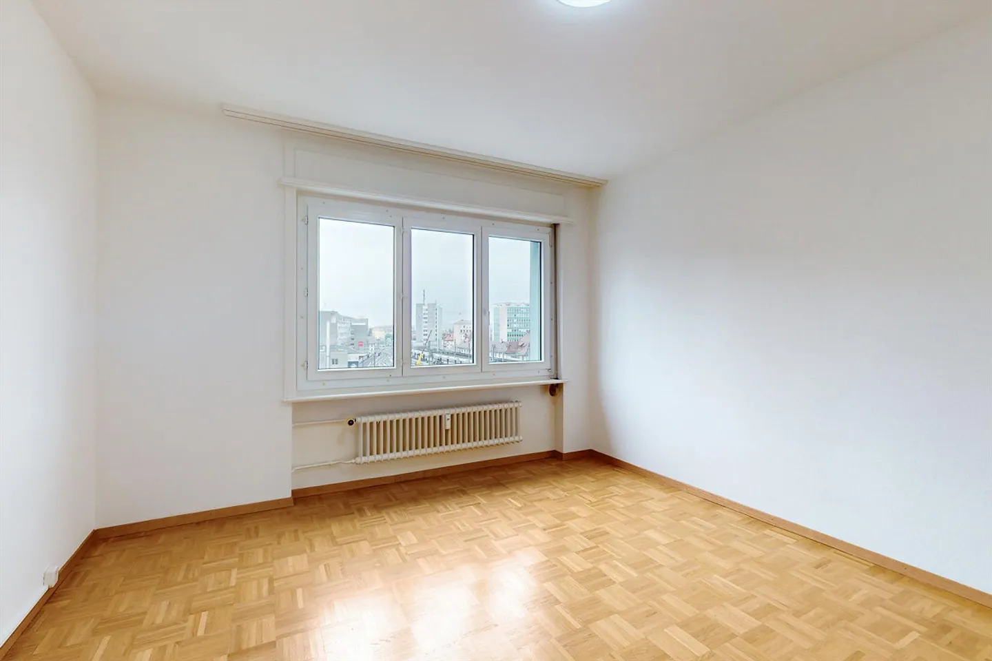 2 minutes from Fribourg train station - Photo 8 of 12